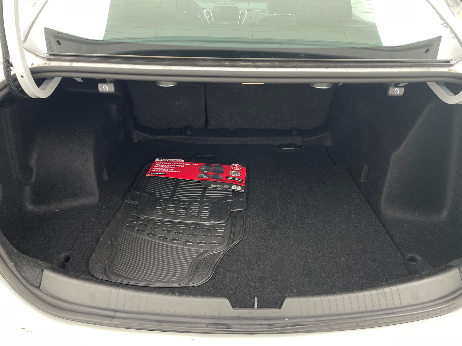 Thumbnail: 2024 Chevrolet Malibu - 6