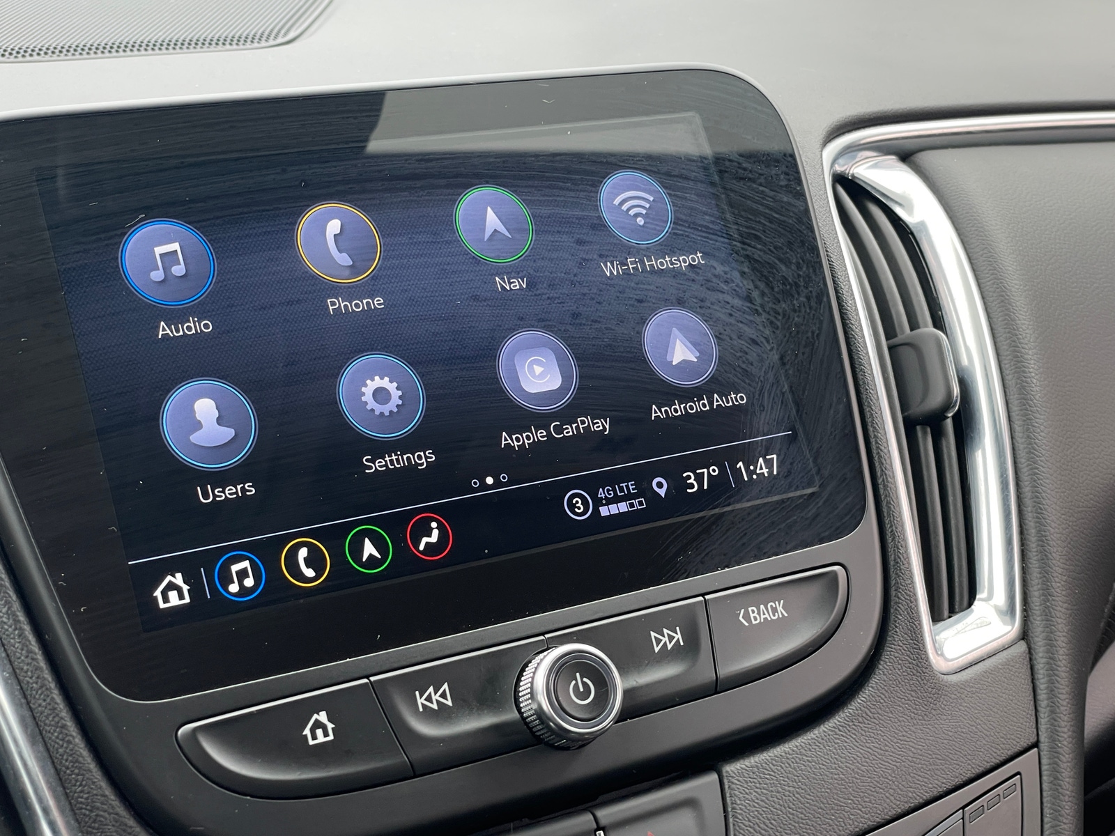 Thumbnail: 2024 Chevrolet Malibu - 3