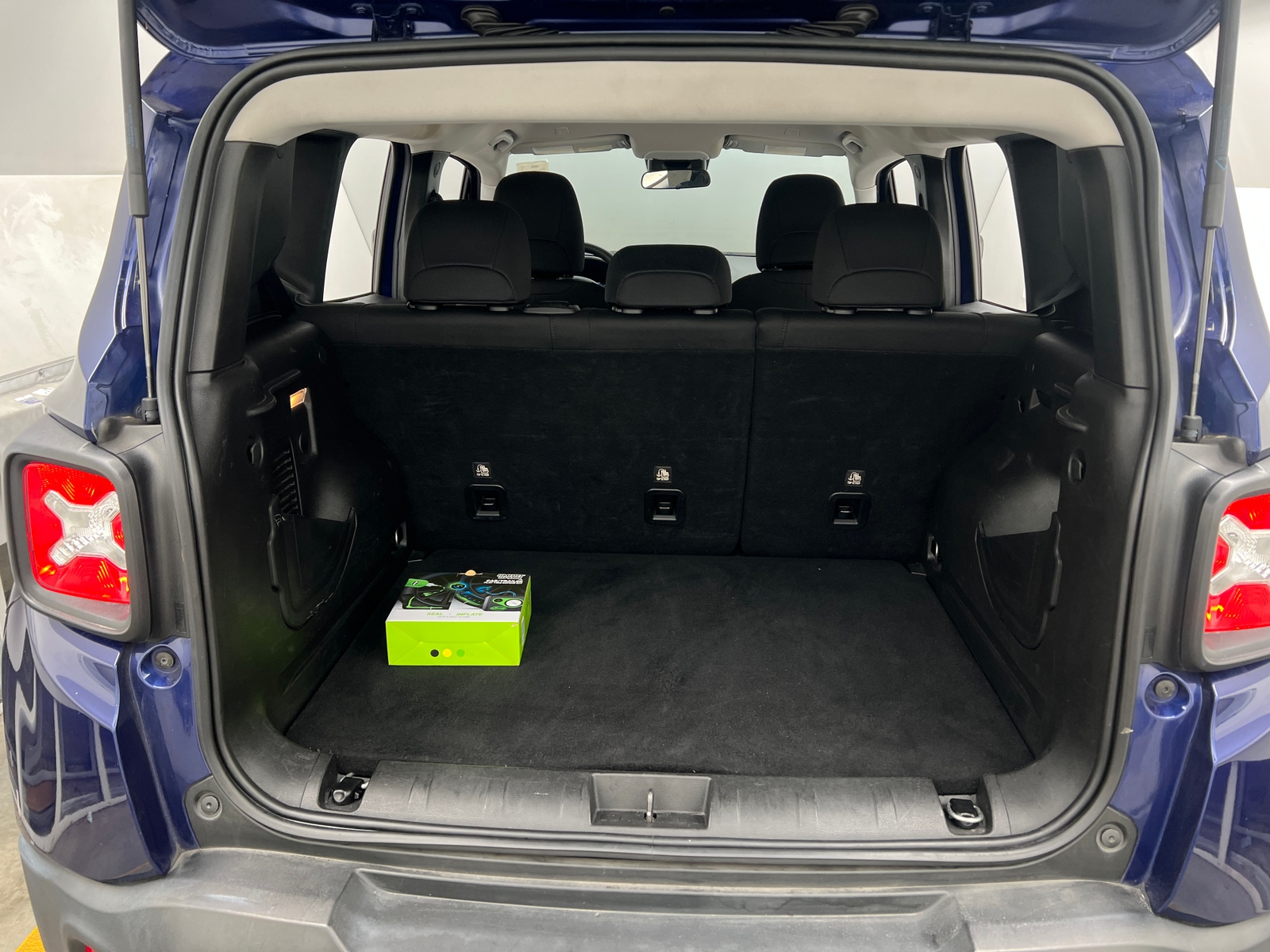 Thumbnail: 2021 Jeep Renegade - 7