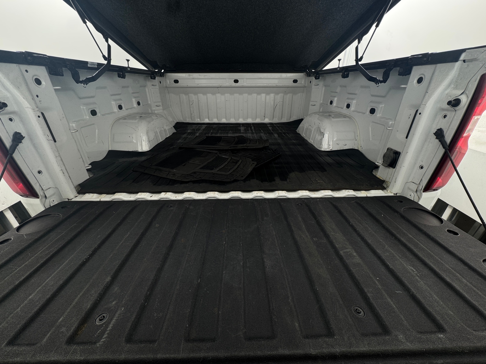 Thumbnail: 2023 Chevrolet Silverado 1500 - 6