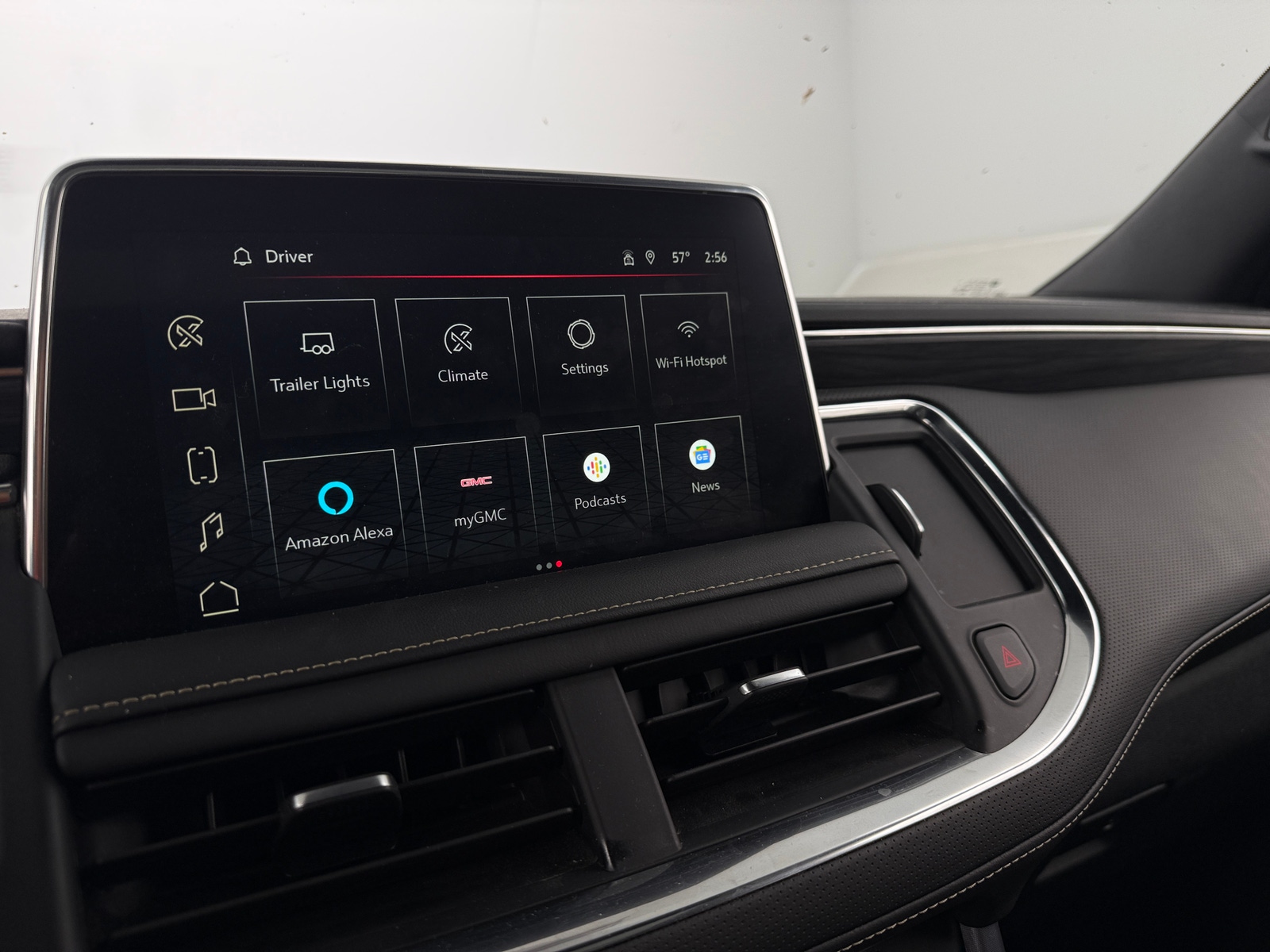 Thumbnail: 2023 GMC Yukon XL - 3