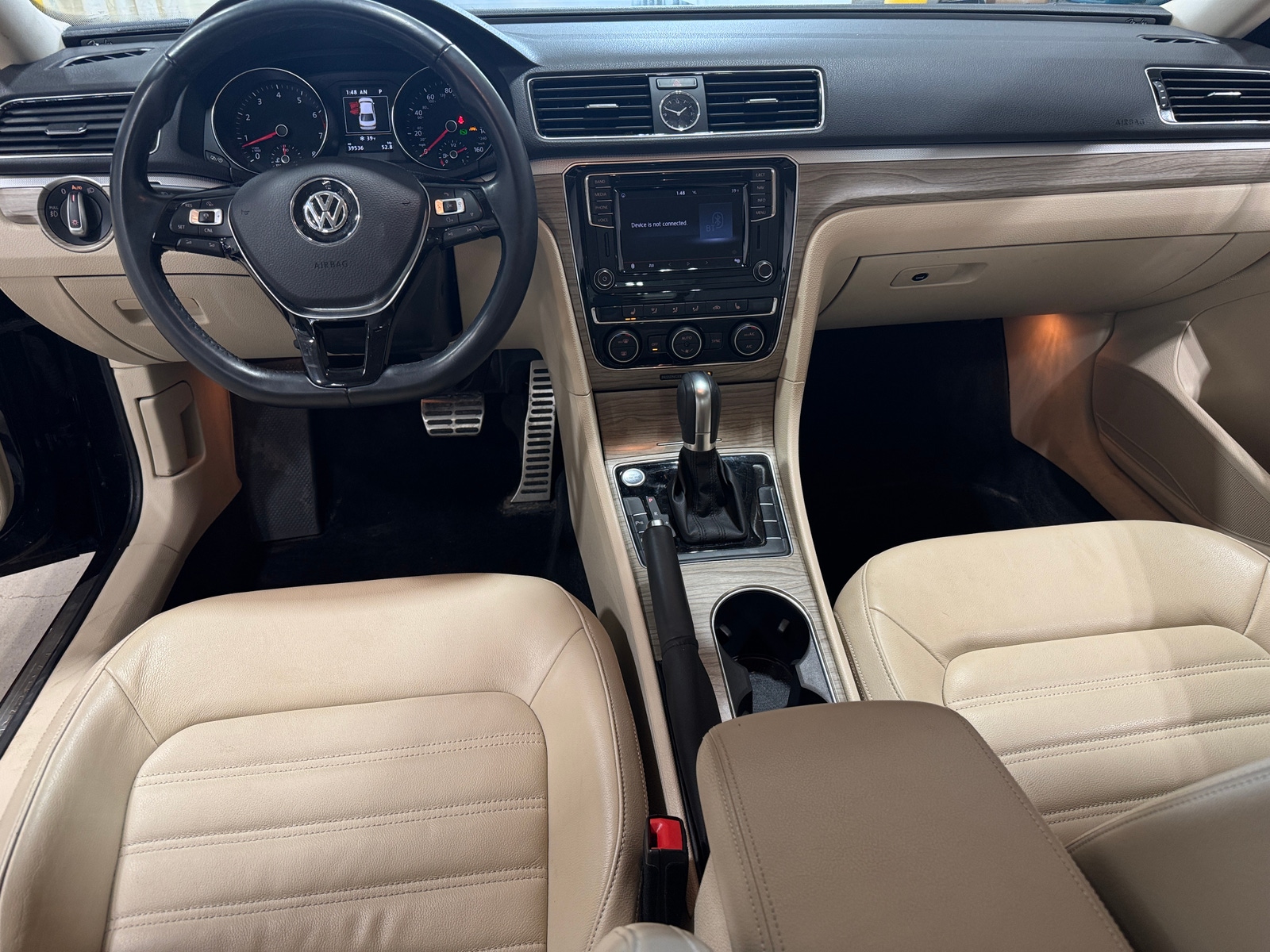 Thumbnail: 2017 Volkswagen Passat - 2