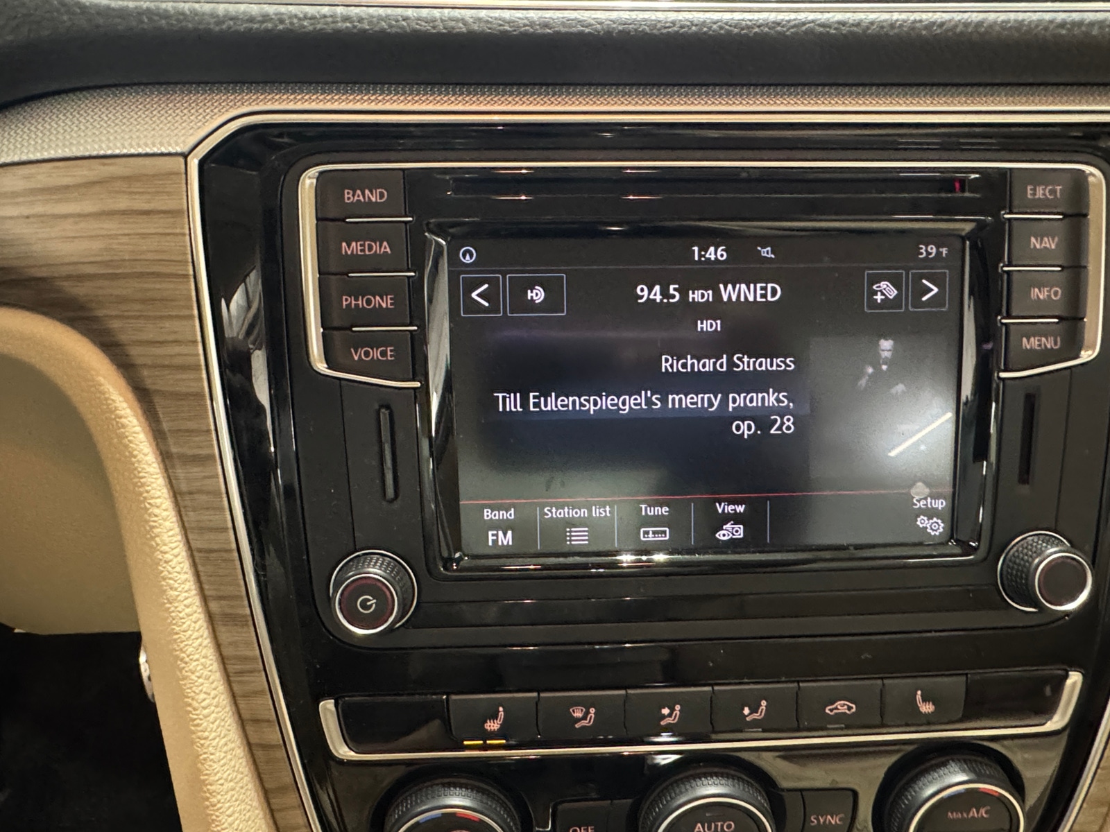 Thumbnail: 2017 Volkswagen Passat - 3