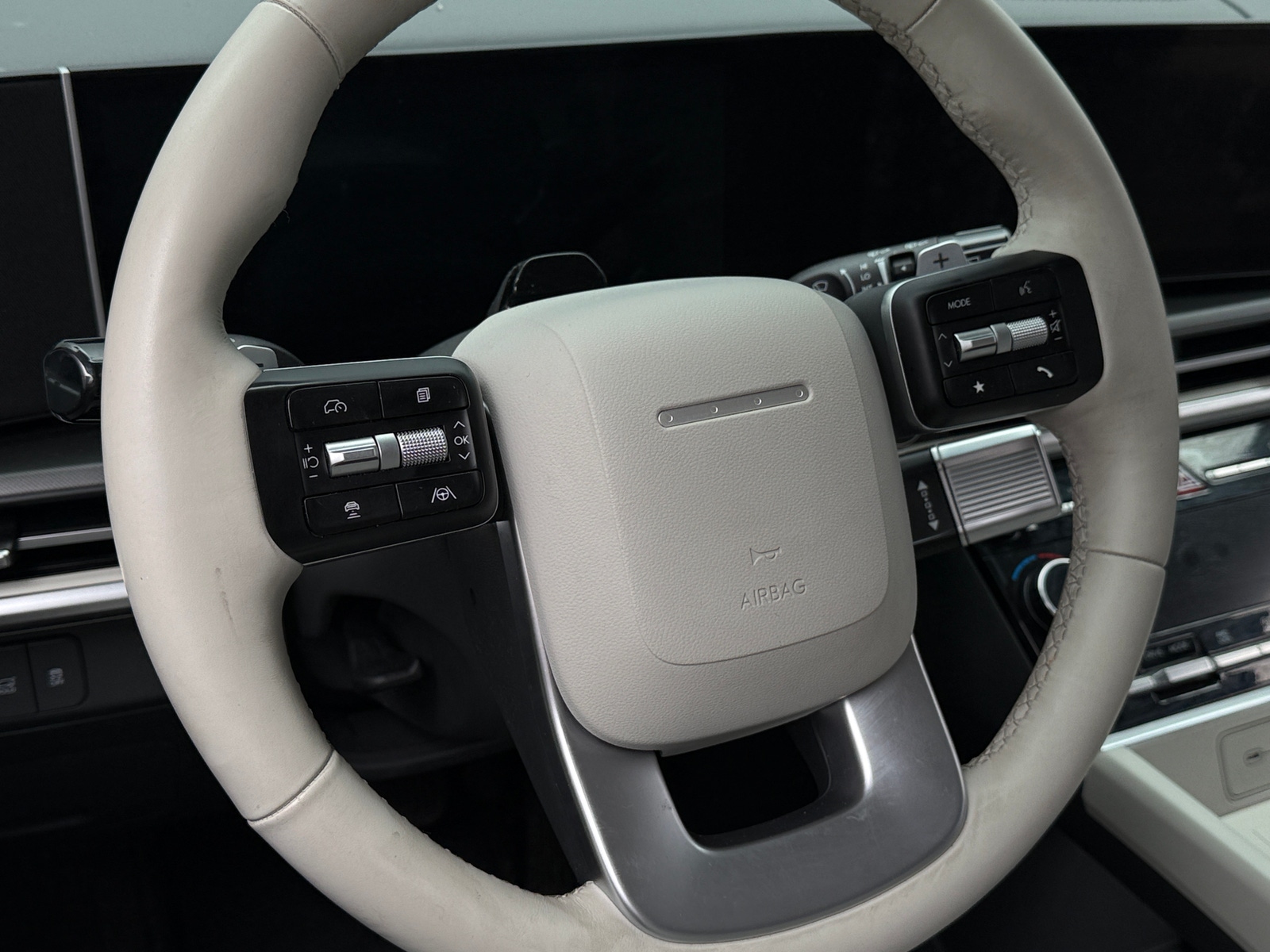 Thumbnail: 2025 Hyundai Santa Fe - 4