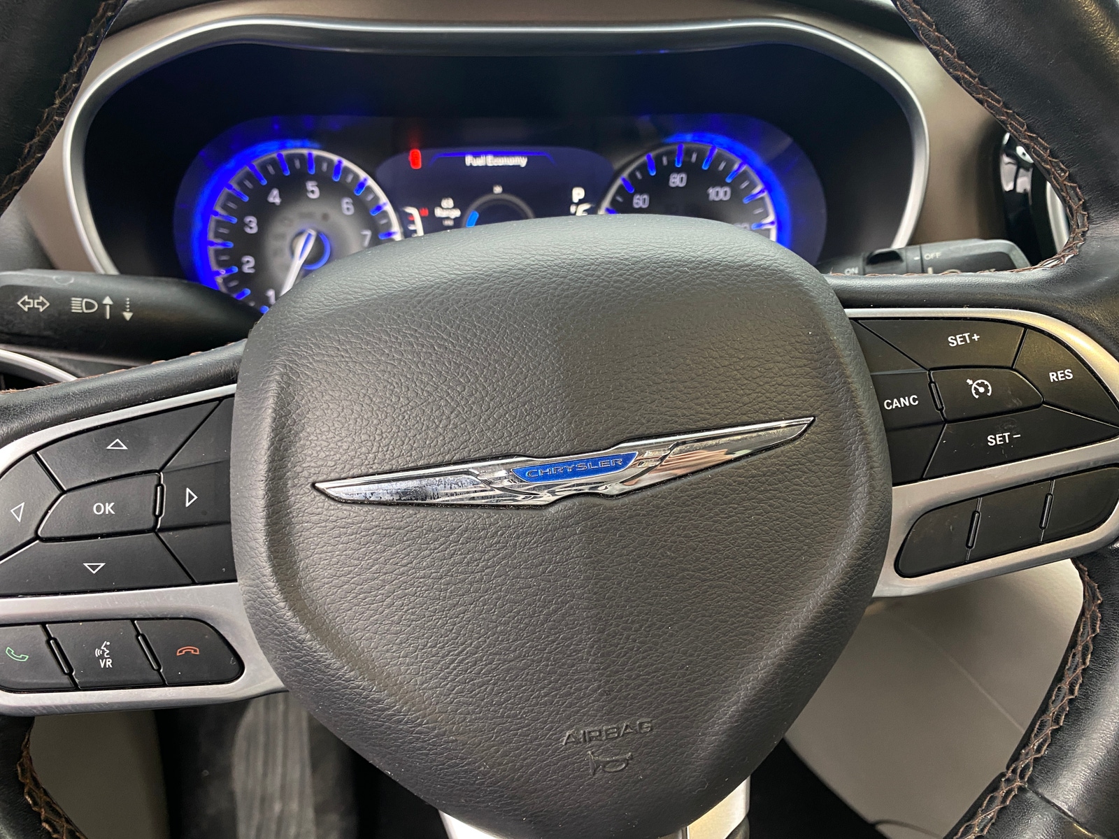 Thumbnail: 2018 Chrysler Pacifica - 4