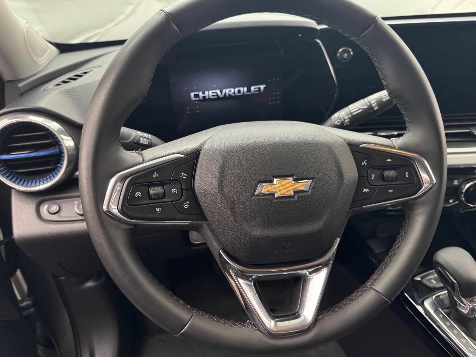 Thumbnail: 2025 Chevrolet Trax - 5