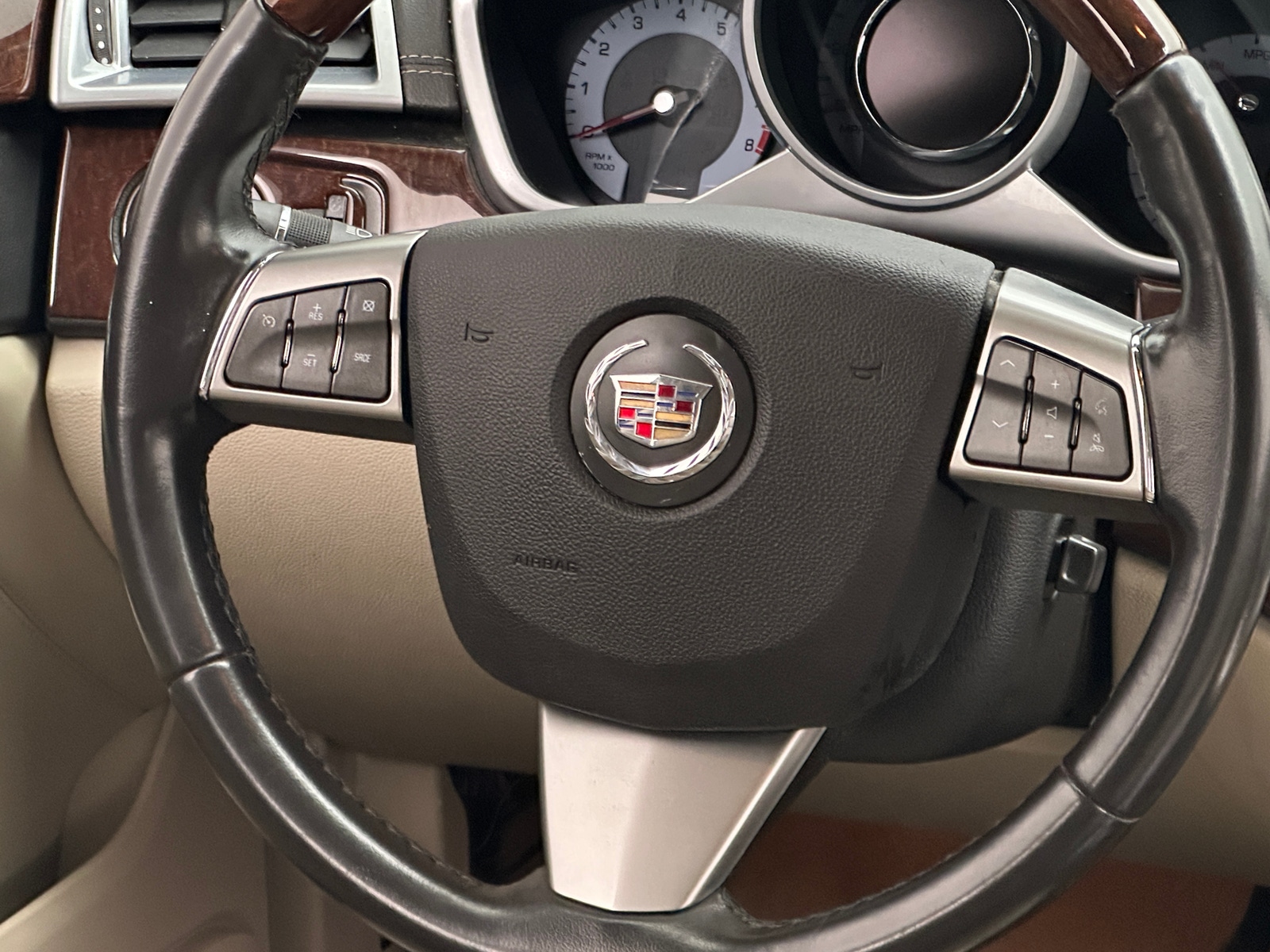 Thumbnail: 2011 Cadillac SRX - 4