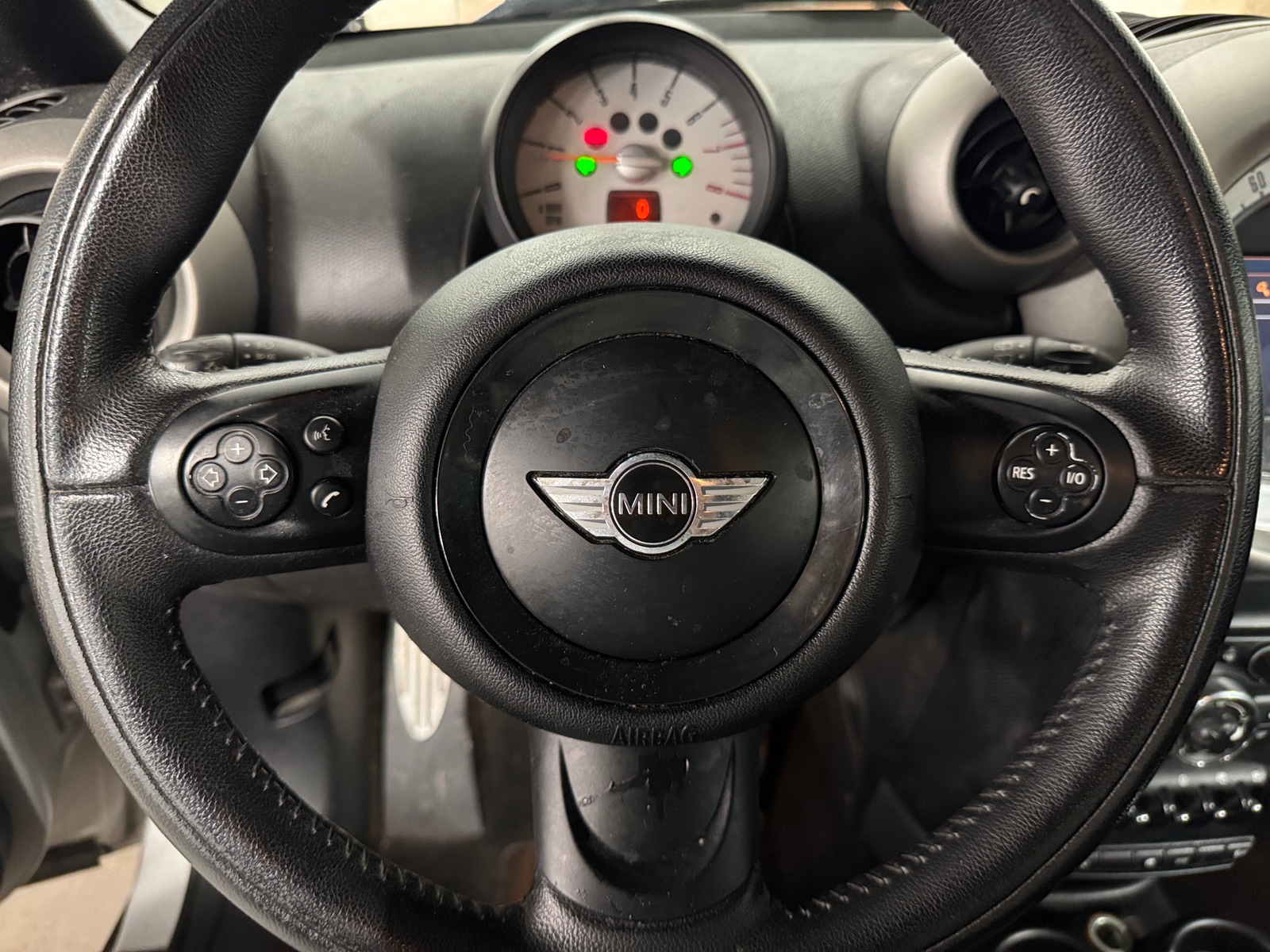 Thumbnail: 2012 MINI Cooper Countryman - 4