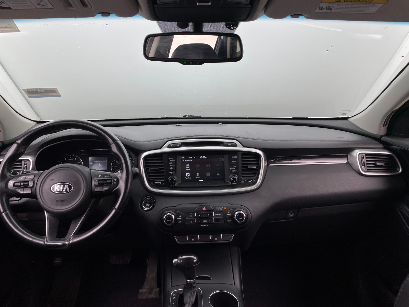 Thumbnail: 2017 Kia Sorento - 3