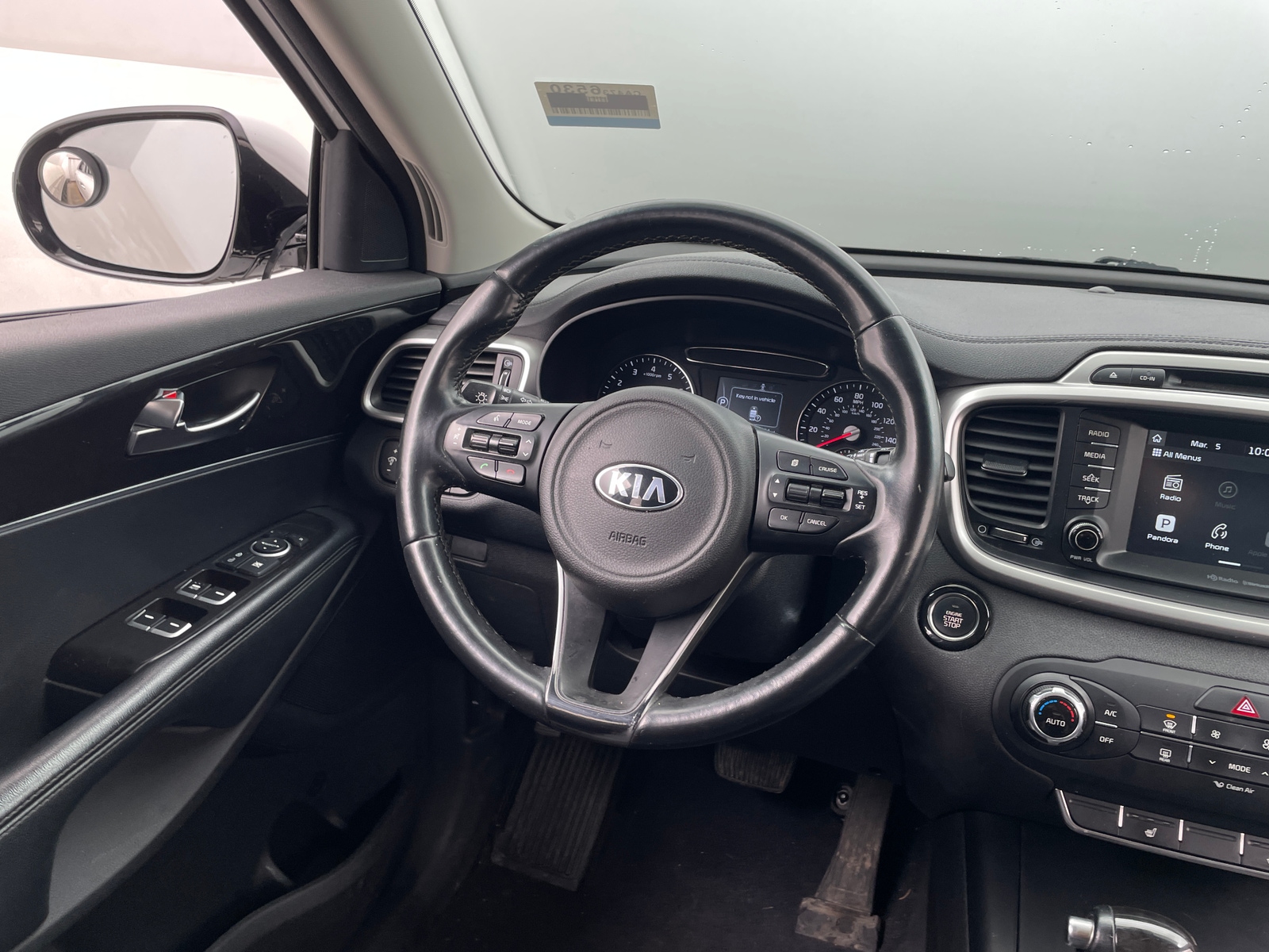 Thumbnail: 2017 Kia Sorento - 5