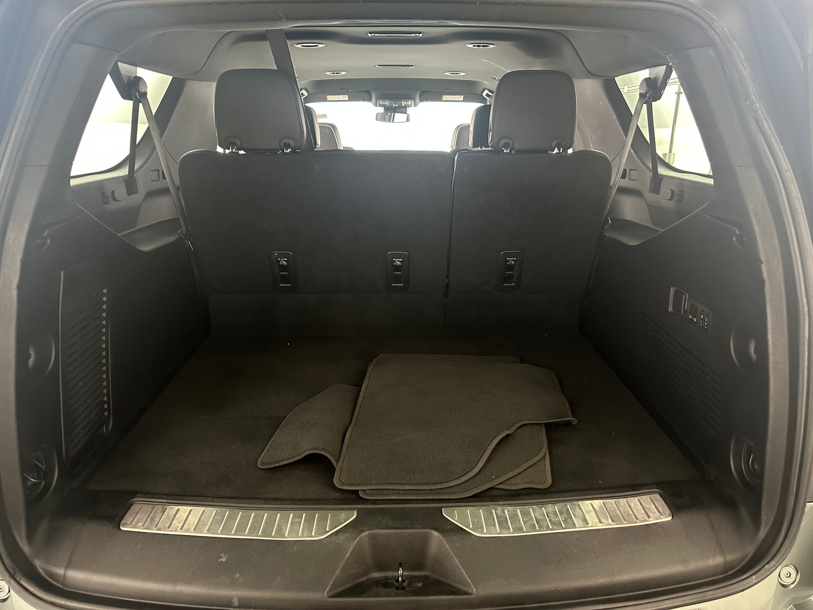 Thumbnail: 2023 Chevrolet Suburban - 6