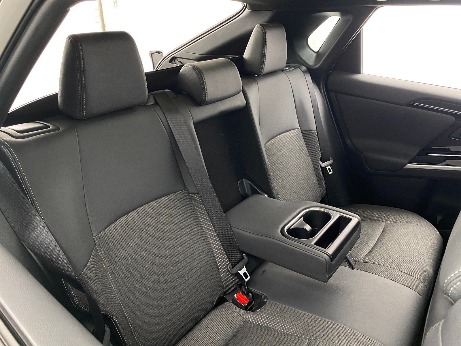 Thumbnail: 2024 Toyota bZ4X - 6