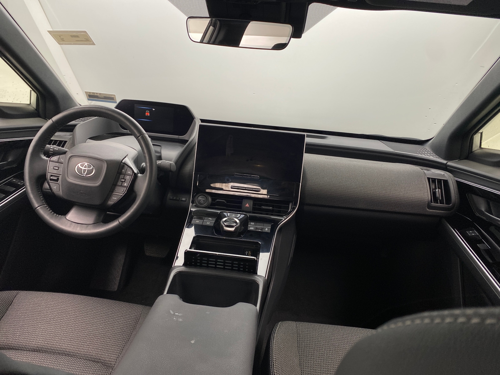 Thumbnail: 2024 Toyota bZ4X - 3