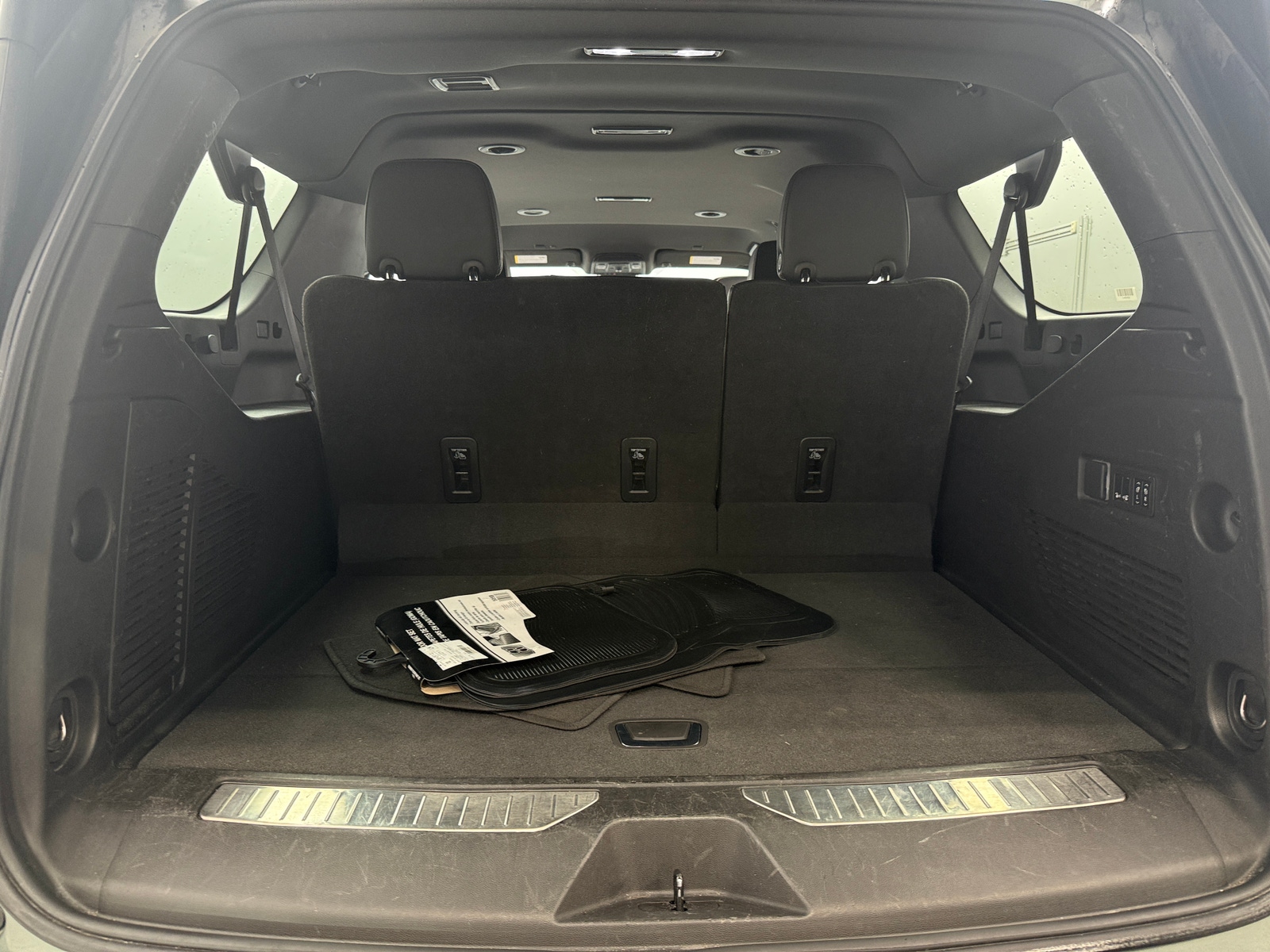 Thumbnail: 2023 Chevrolet Suburban - 6