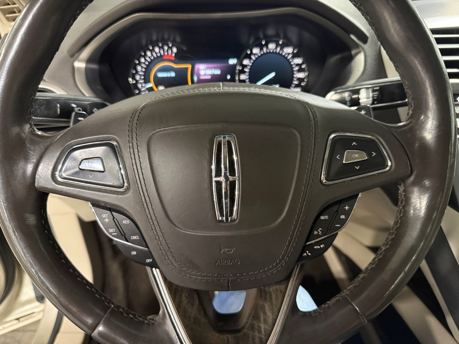 Thumbnail: 2017 Lincoln MKZ - 4