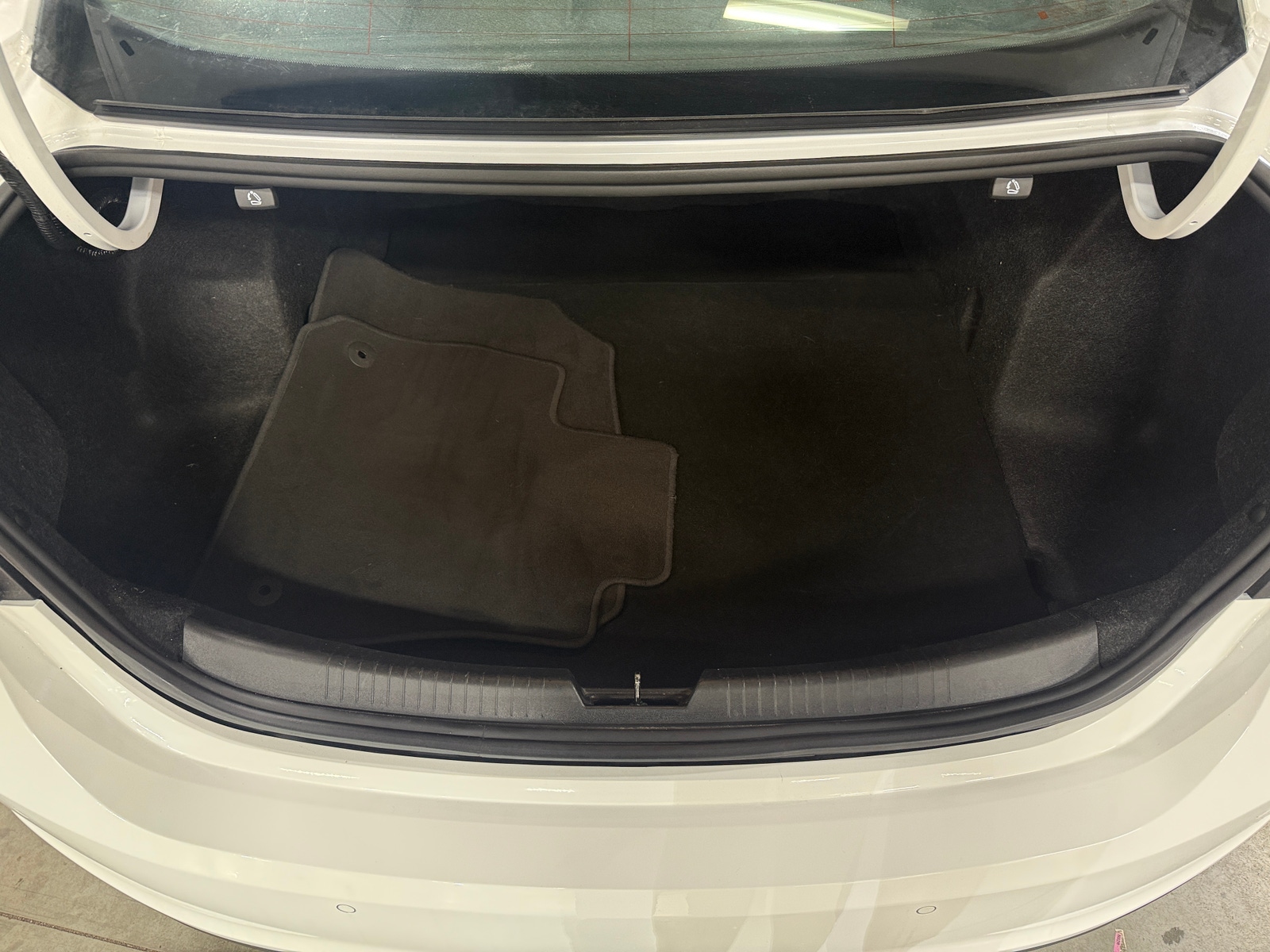 Thumbnail: 2024 Chevrolet Malibu - 7