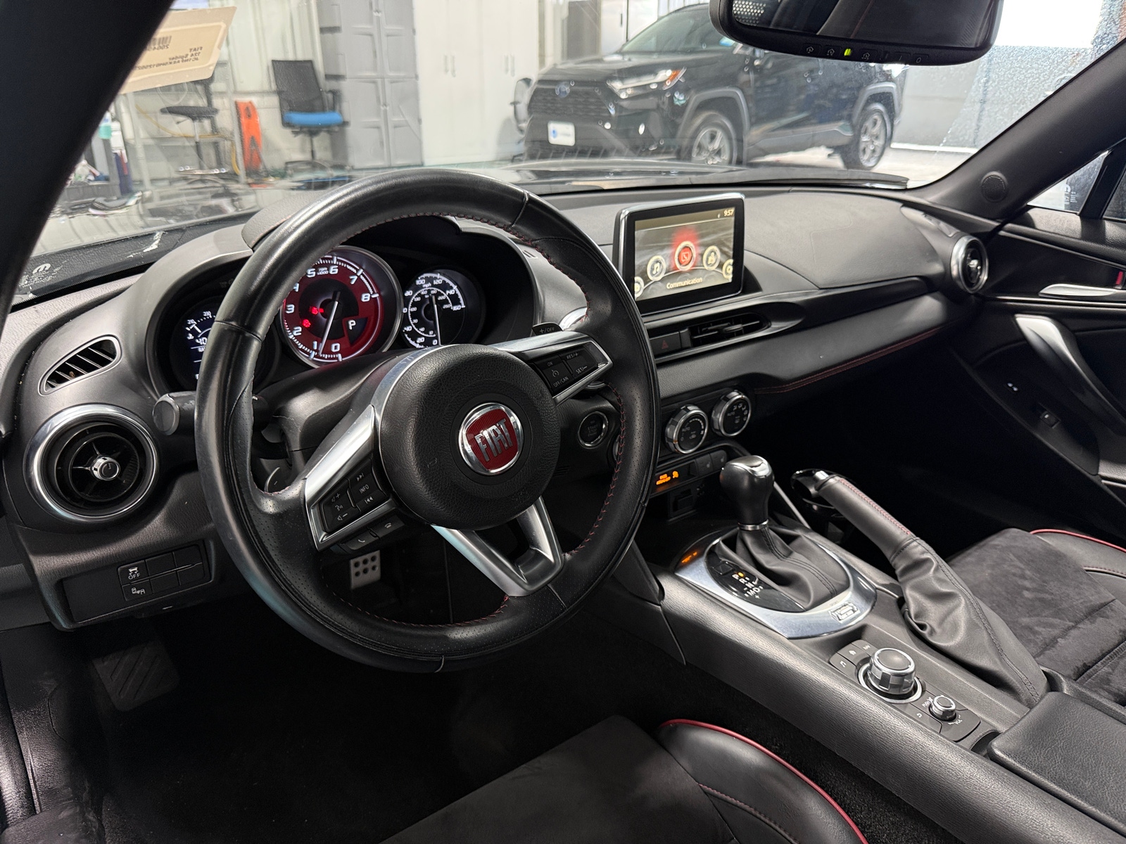 Thumbnail: 2017 Fiat 124 Spider - 2