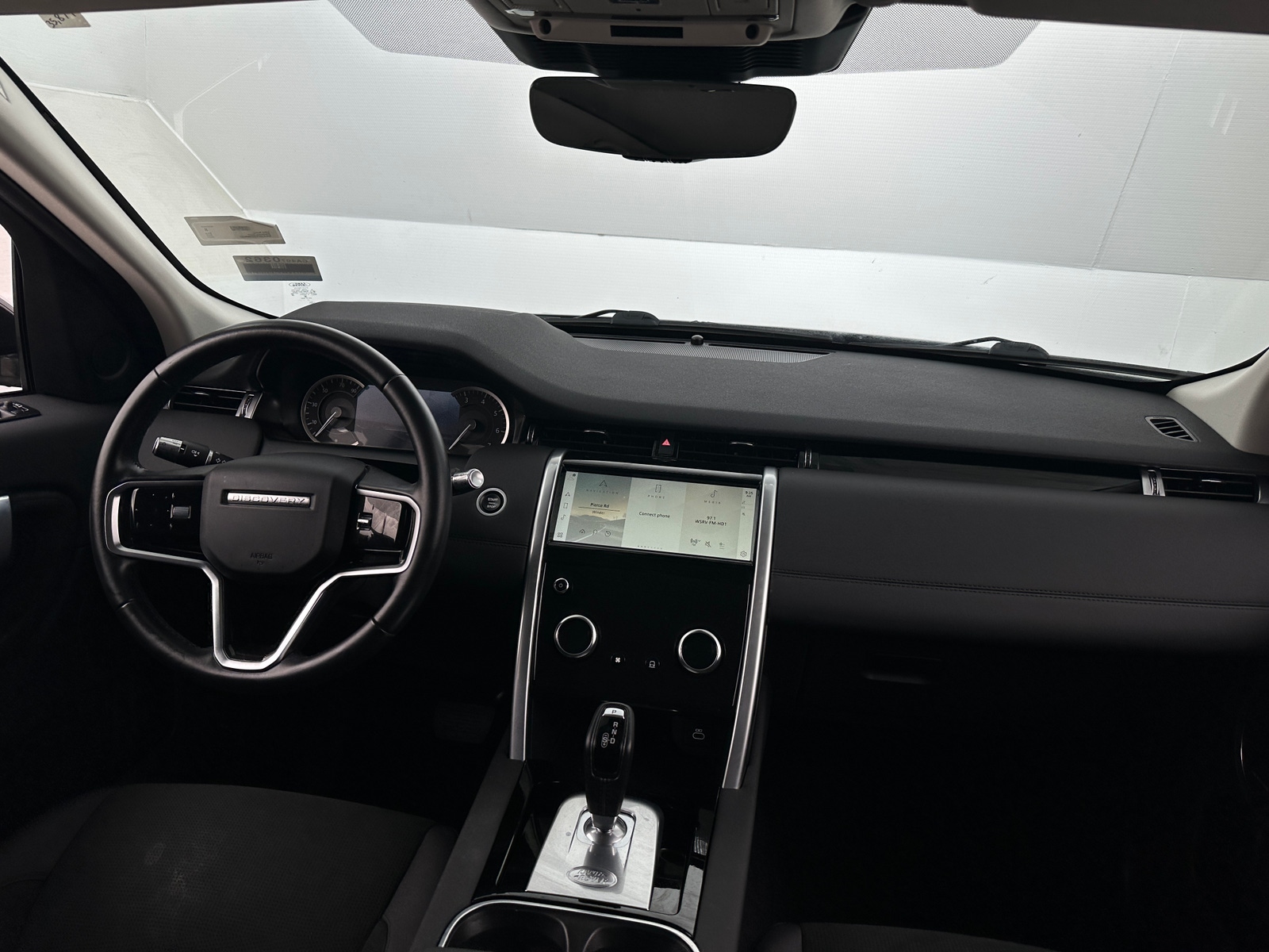 Thumbnail: 2022 Land Rover Discovery Sport - 3