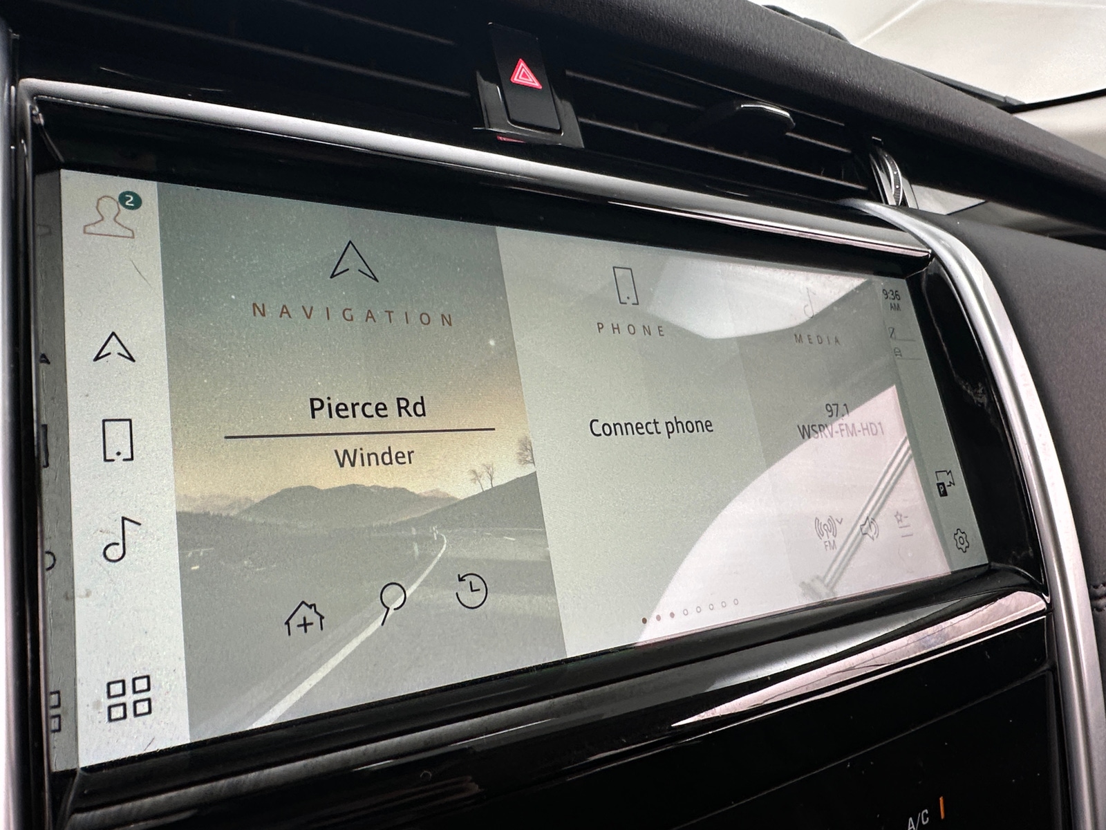 Thumbnail: 2022 Land Rover Discovery Sport - 4