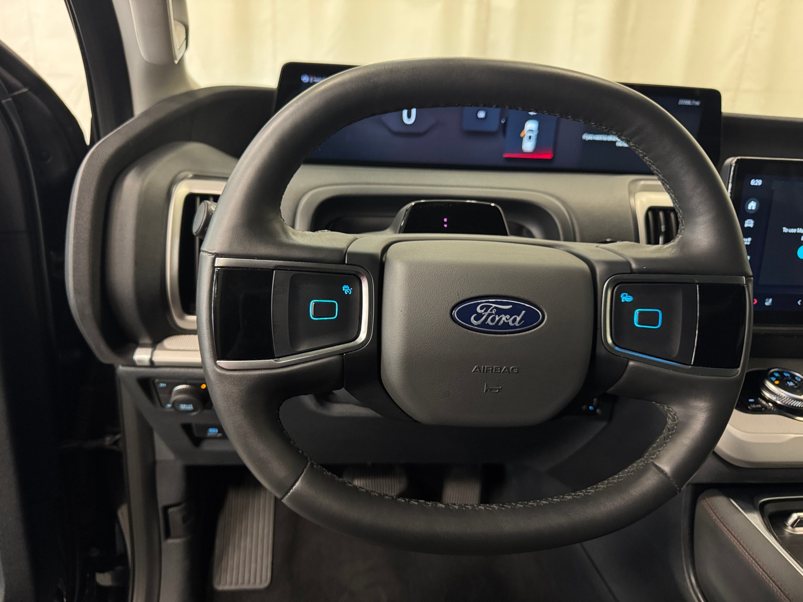 Thumbnail: 2025 Ford Expedition - 4