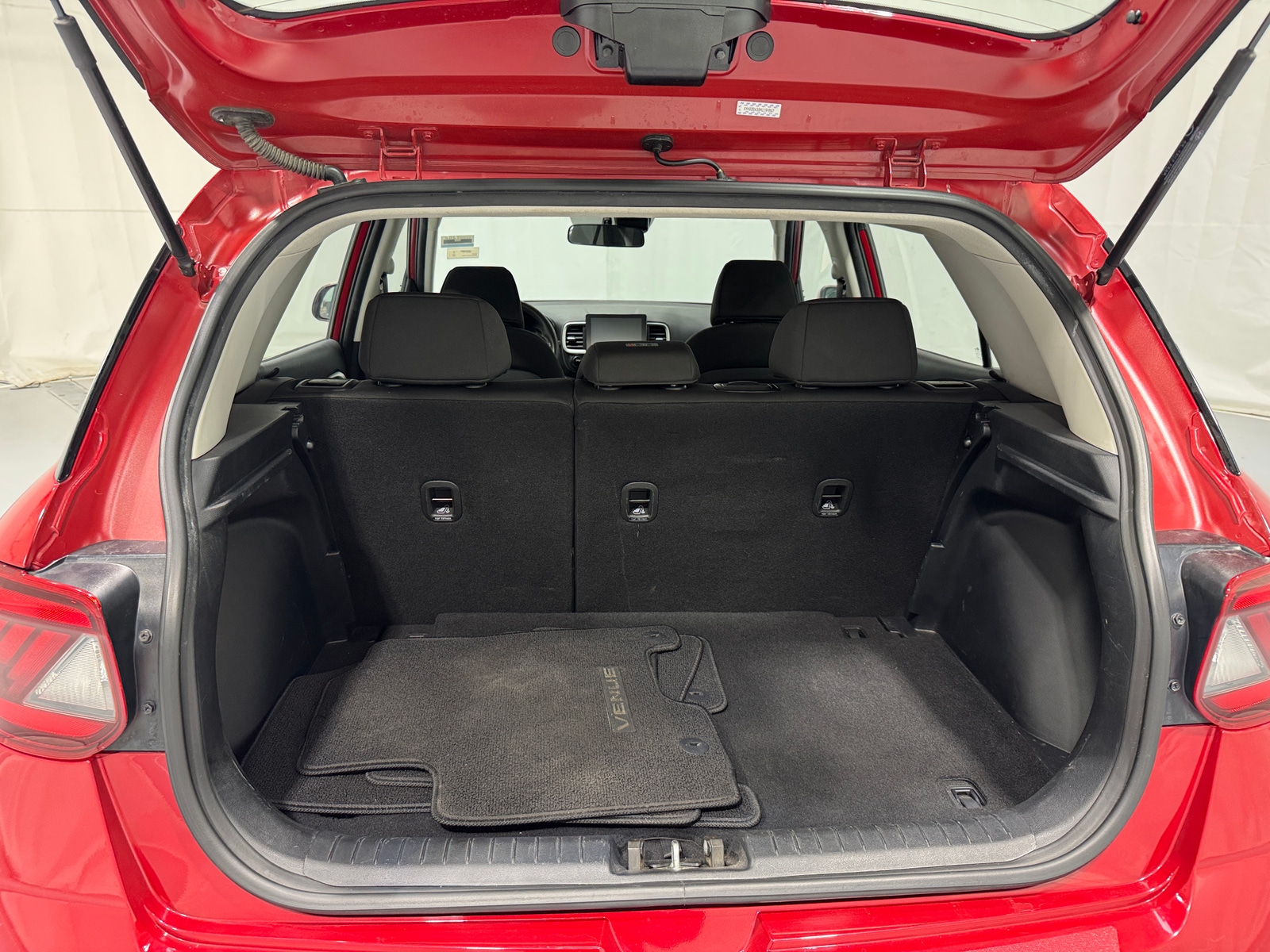 Thumbnail: 2022 Hyundai Venue - 7