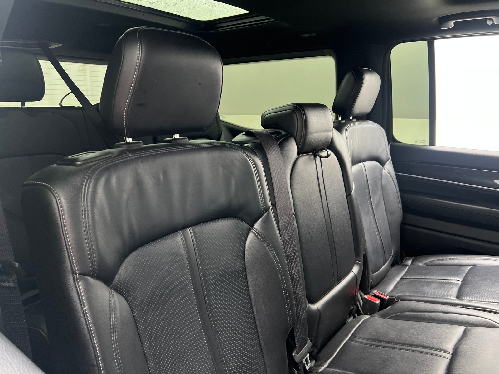 Thumbnail: 2023 Jeep Wagoneer - 5