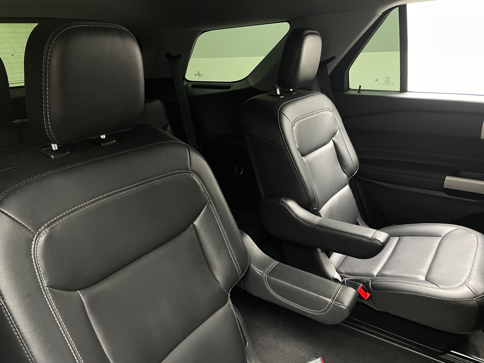 Thumbnail: 2022 Ford Explorer - 6