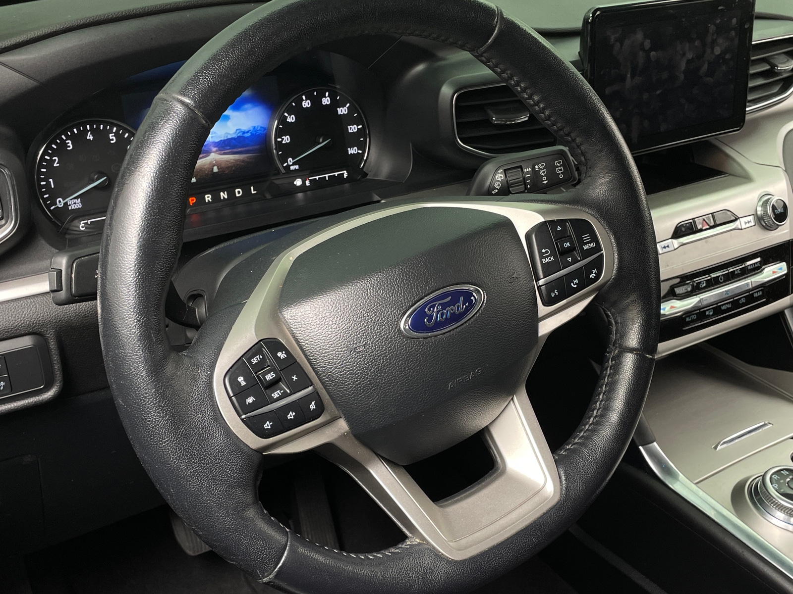 Thumbnail: 2022 Ford Explorer - 5