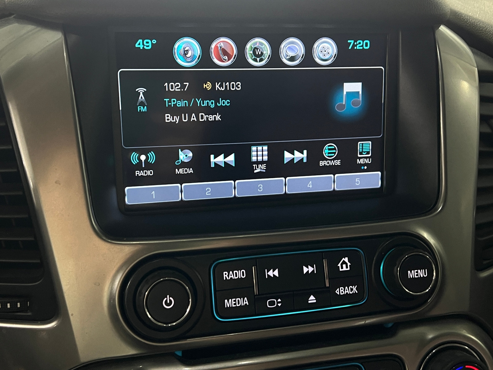 Thumbnail: 2020 Chevrolet Suburban - 3