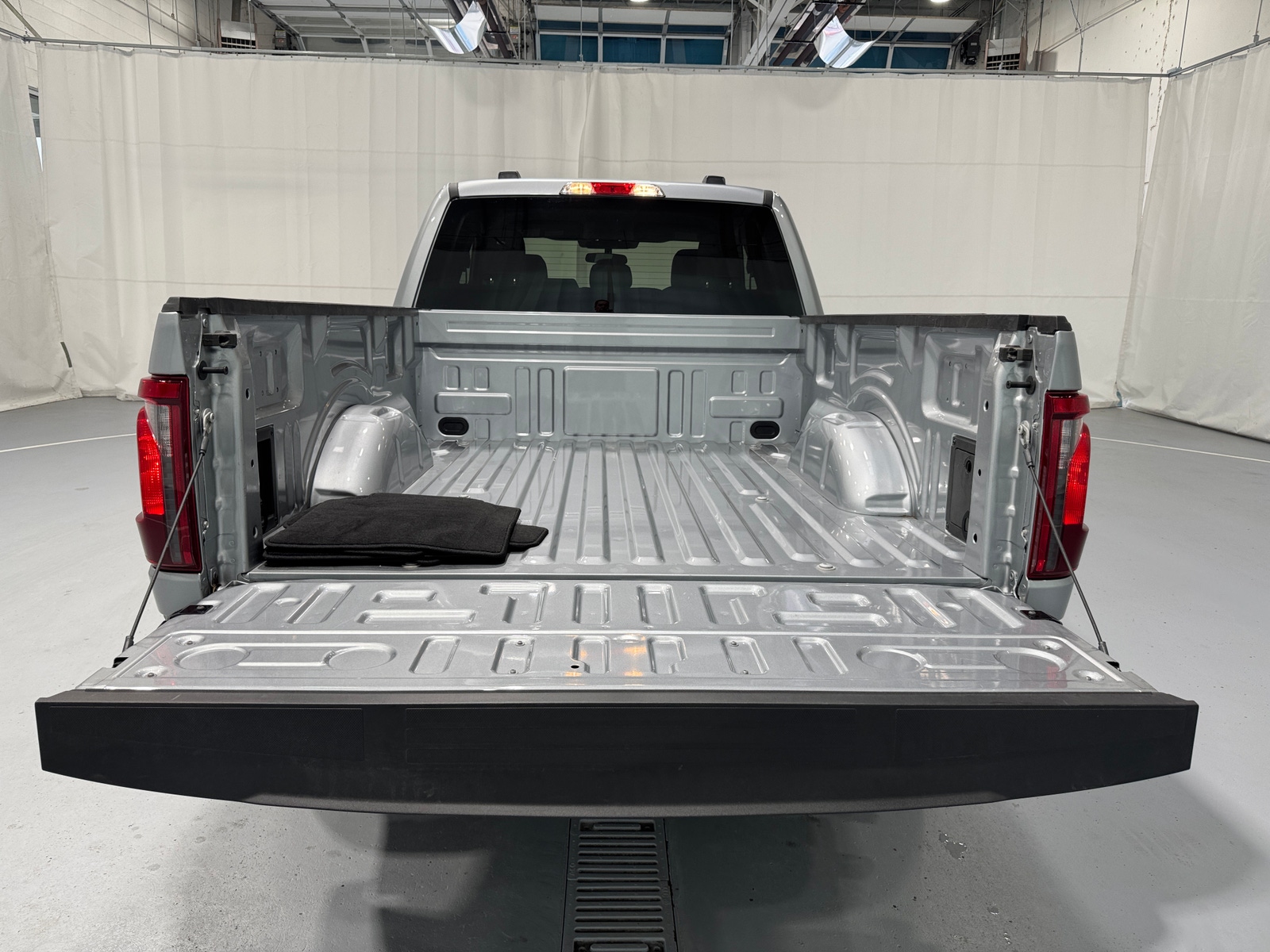 Thumbnail: 2025 Ford Econoline - 7