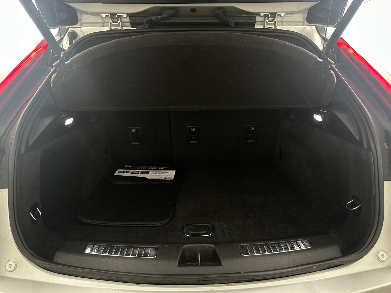 Thumbnail: 2019 Cadillac XT4 - 6