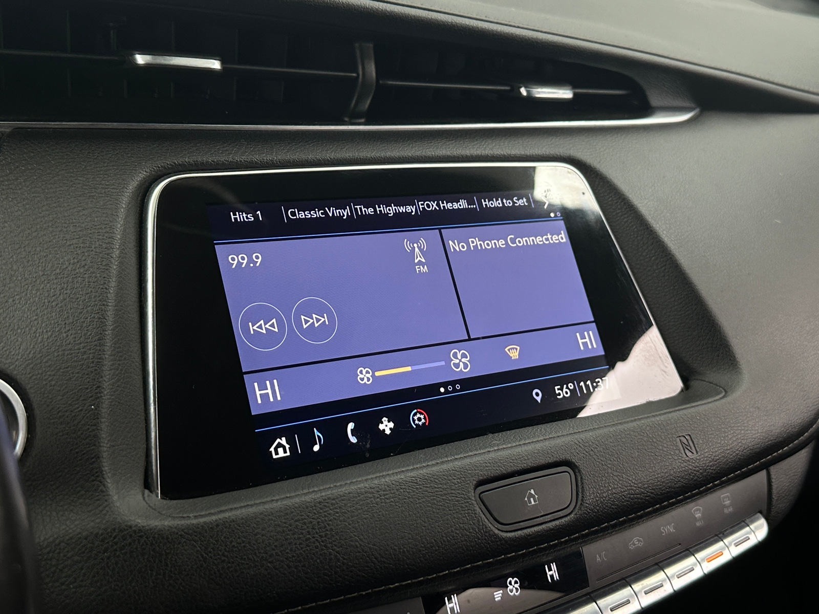 Thumbnail: 2019 Cadillac XT4 - 3