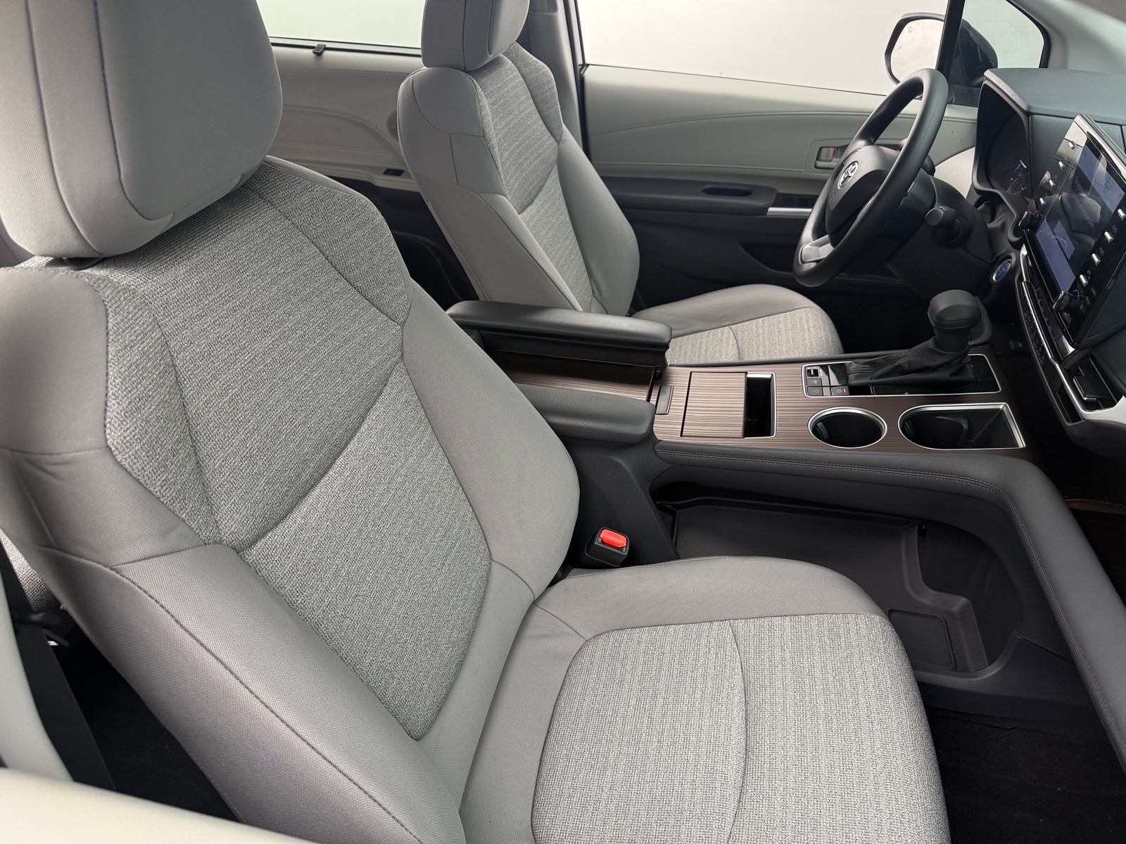 Thumbnail: 2023 Toyota Sienna - 2