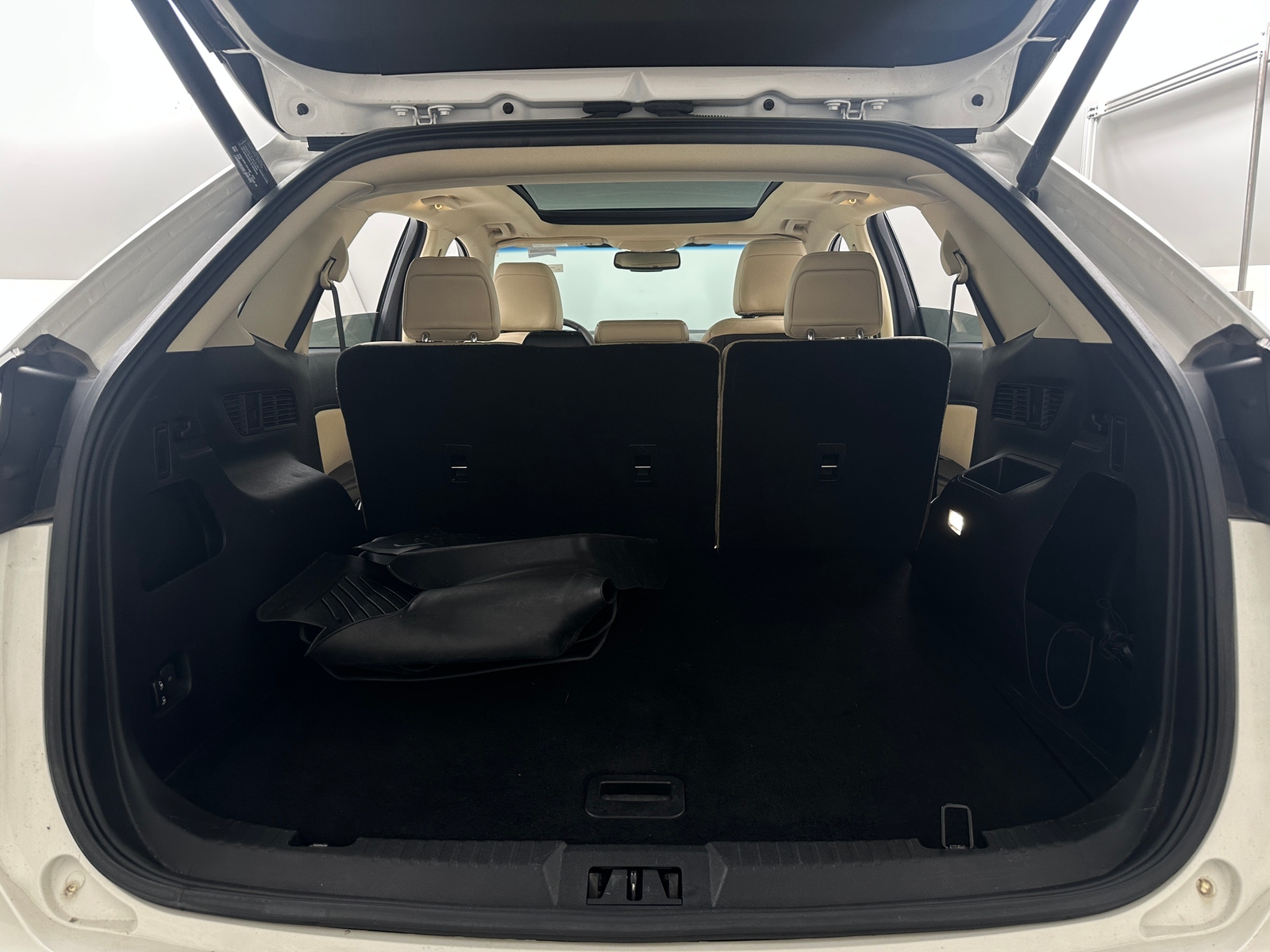 Thumbnail: 2020 Ford Edge - 6