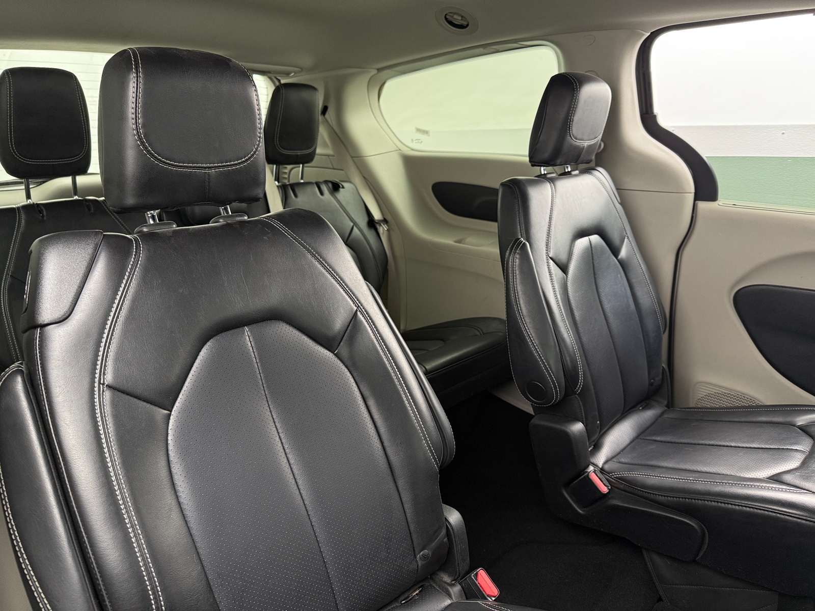 Thumbnail: 2023 Chrysler Pacifica - 5