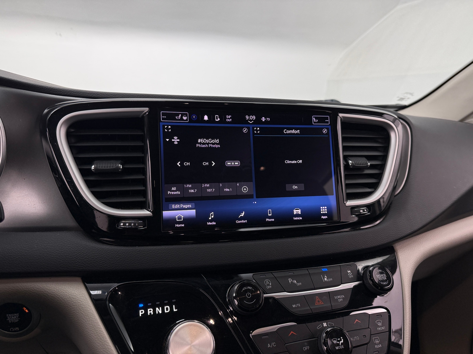 Thumbnail: 2023 Chrysler Pacifica - 3