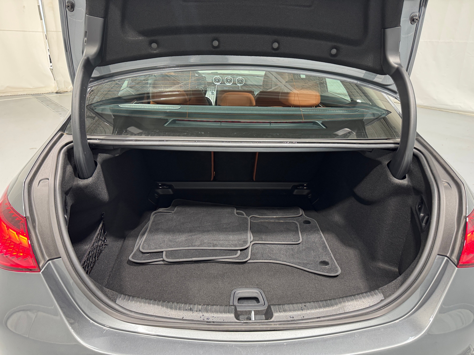 Thumbnail: 2025 Mercedes-Benz C-Class - 6