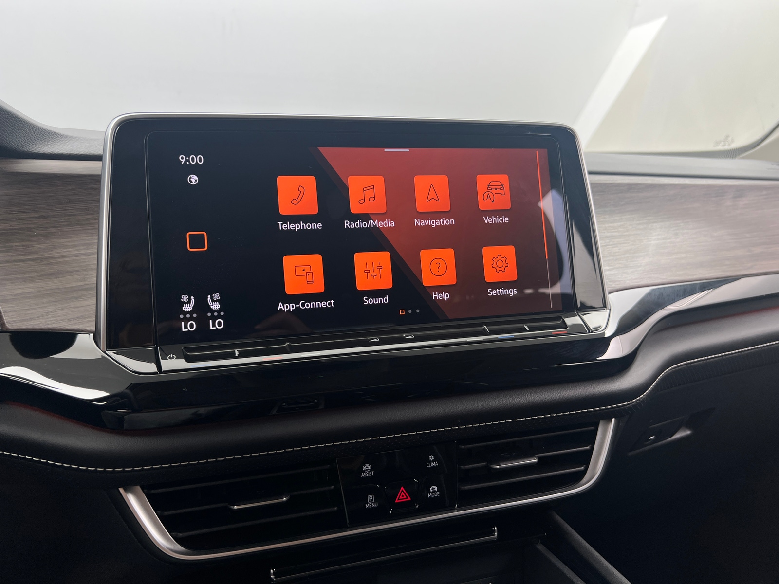 Thumbnail: 2024 Volkswagen Atlas - 3