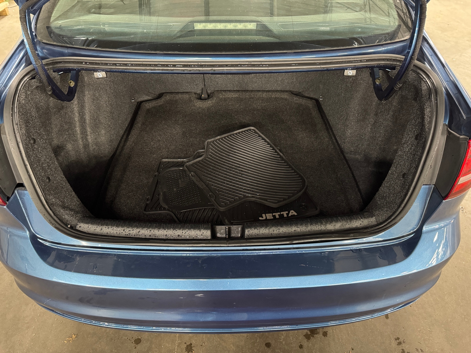 Thumbnail: 2017 Volkswagen Jetta - 6