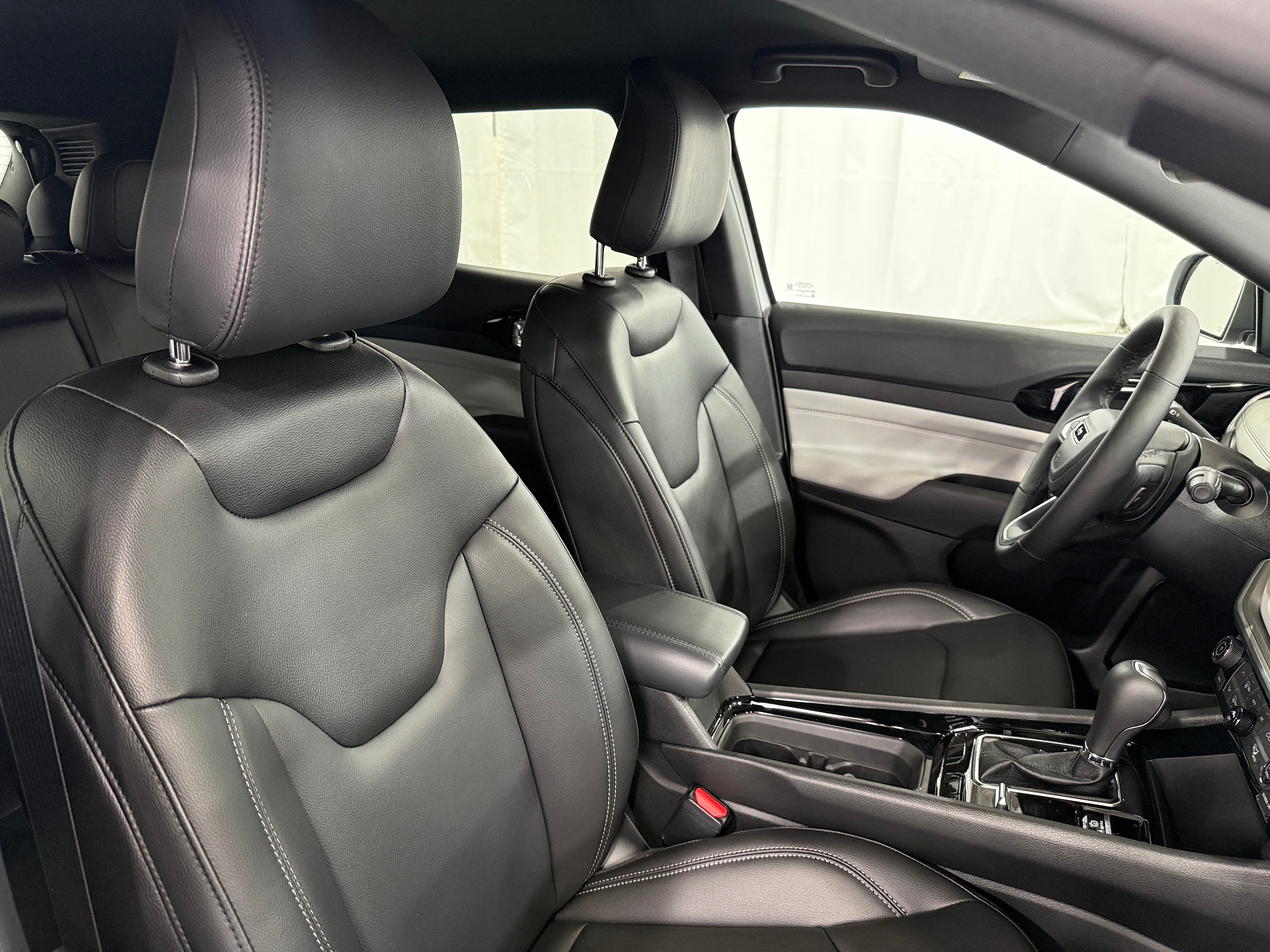 2026 Jeep Compass Limited 4X4's photo