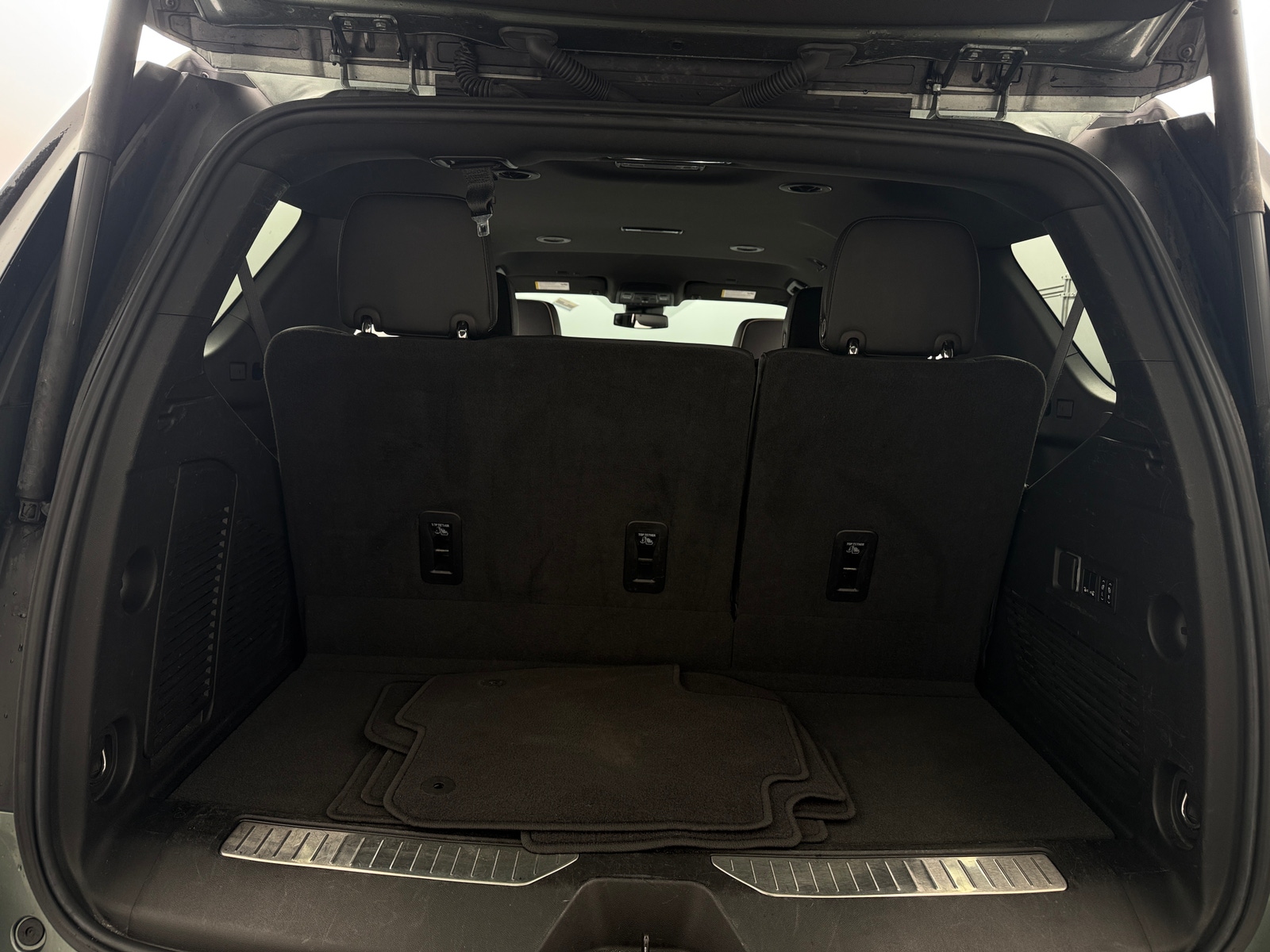 Thumbnail: 2024 Chevrolet Tahoe - 6