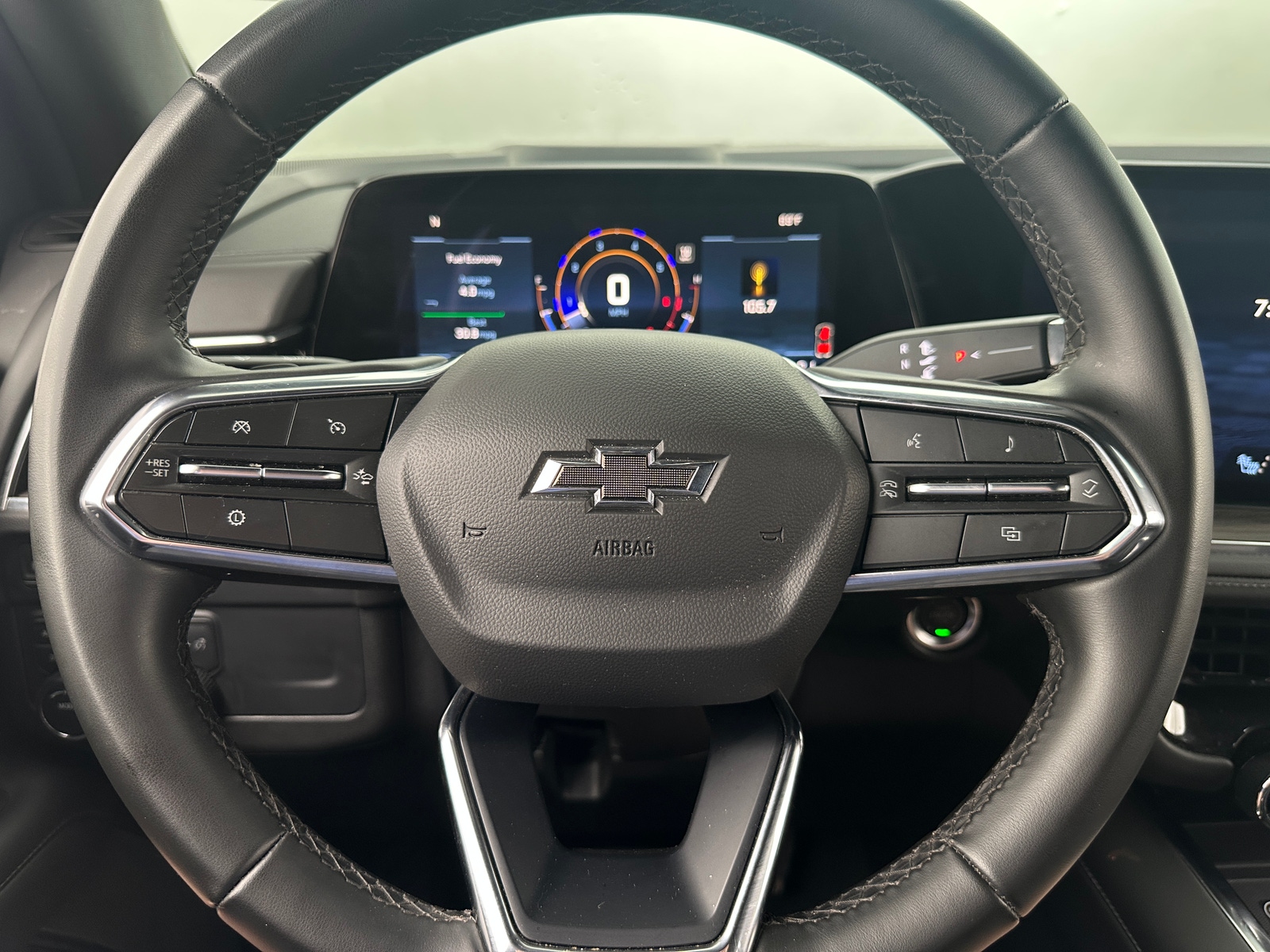 Thumbnail: 2025 Chevrolet Suburban - 4