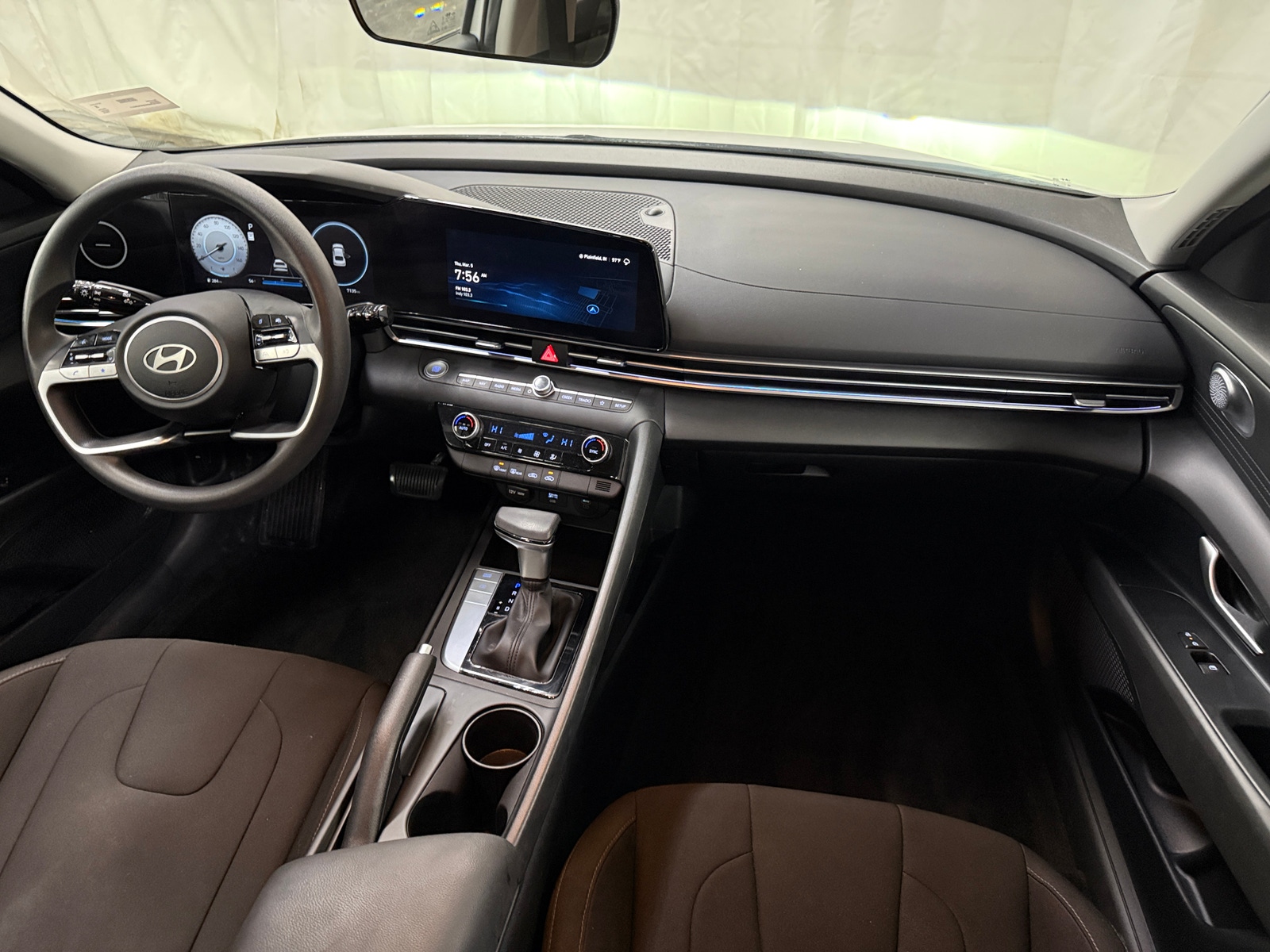 Thumbnail: 2024 Hyundai Elantra - 3