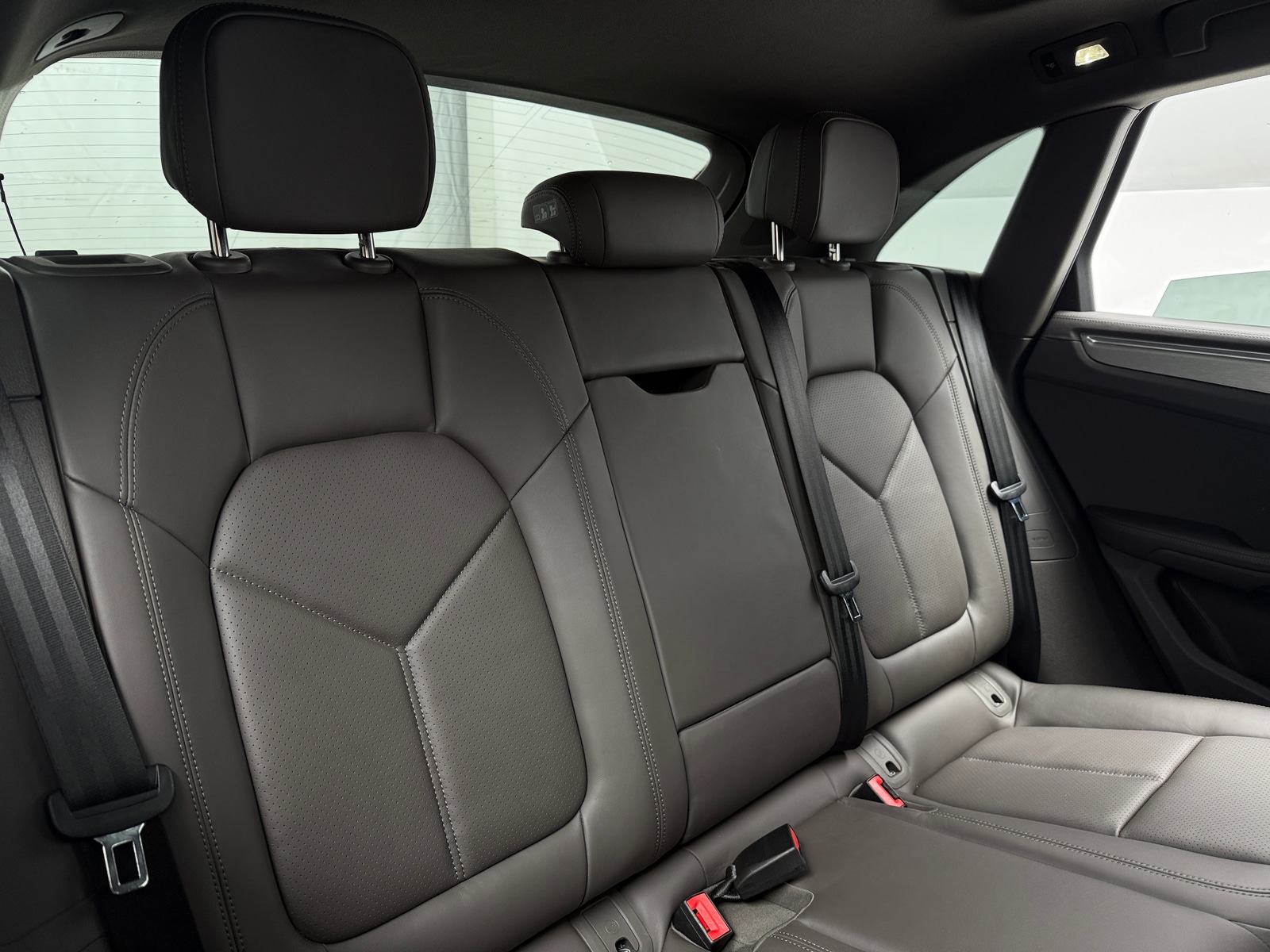 Thumbnail: 2023 Porsche Macan - 5