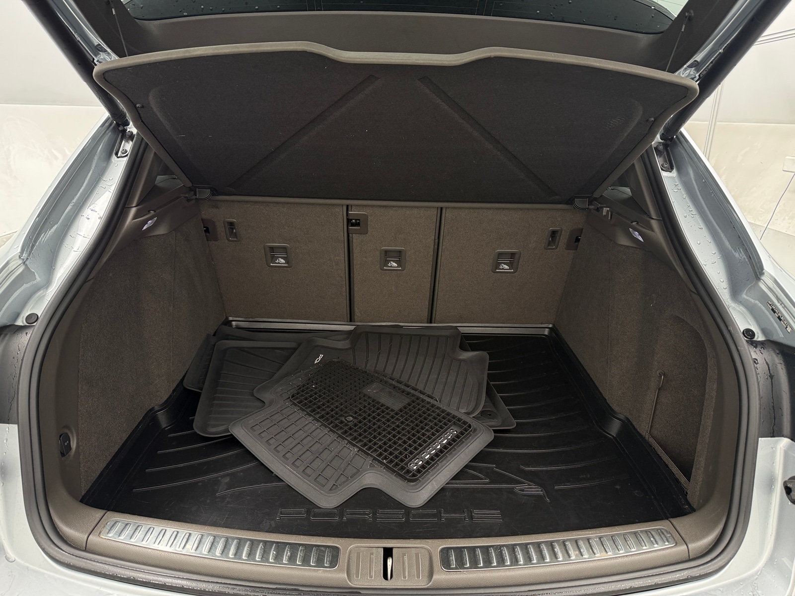 Thumbnail: 2023 Porsche Macan - 6