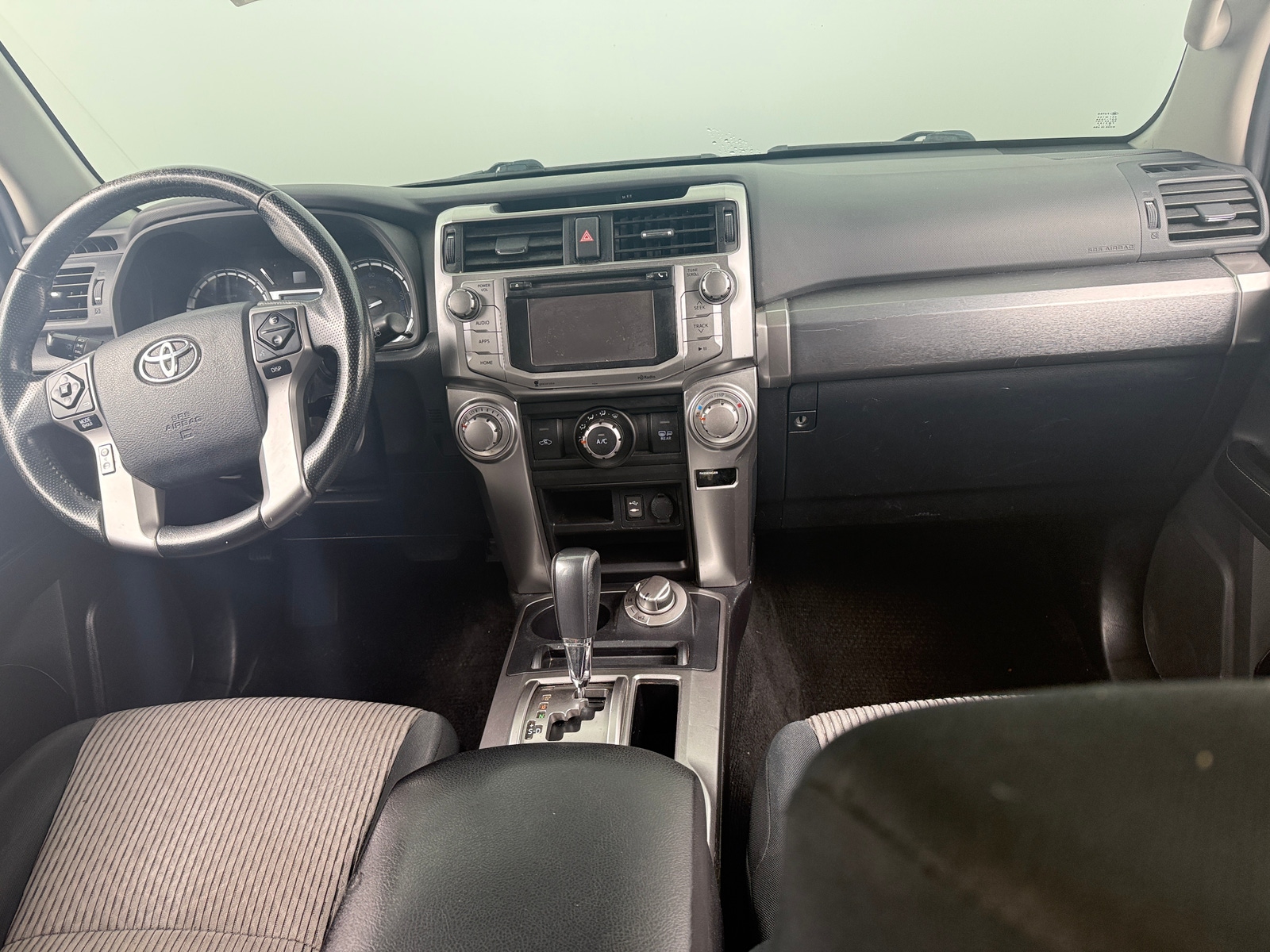 Thumbnail: 2015 Toyota 4Runner - 3