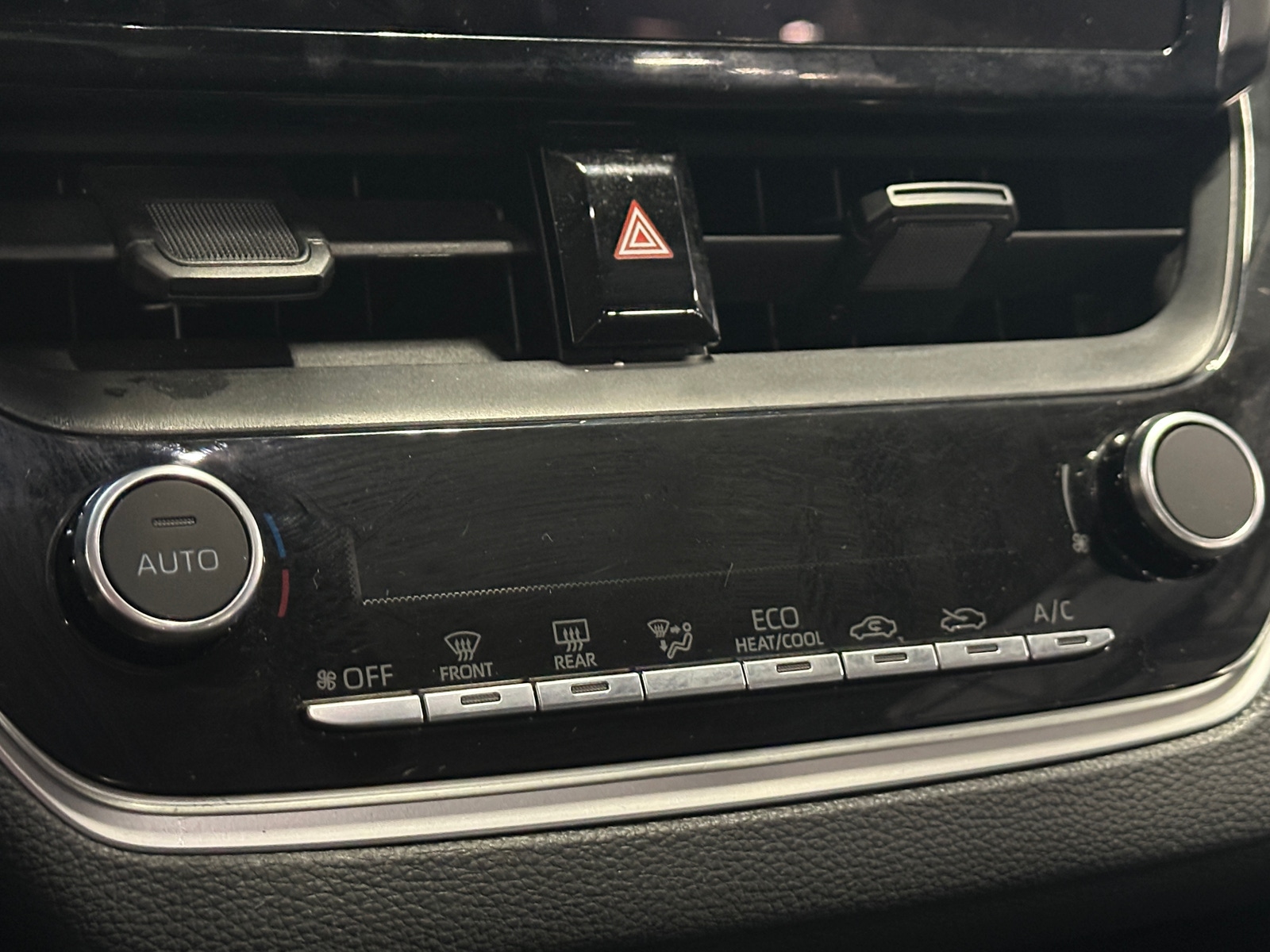 Thumbnail: 2025 Toyota Corolla - 4