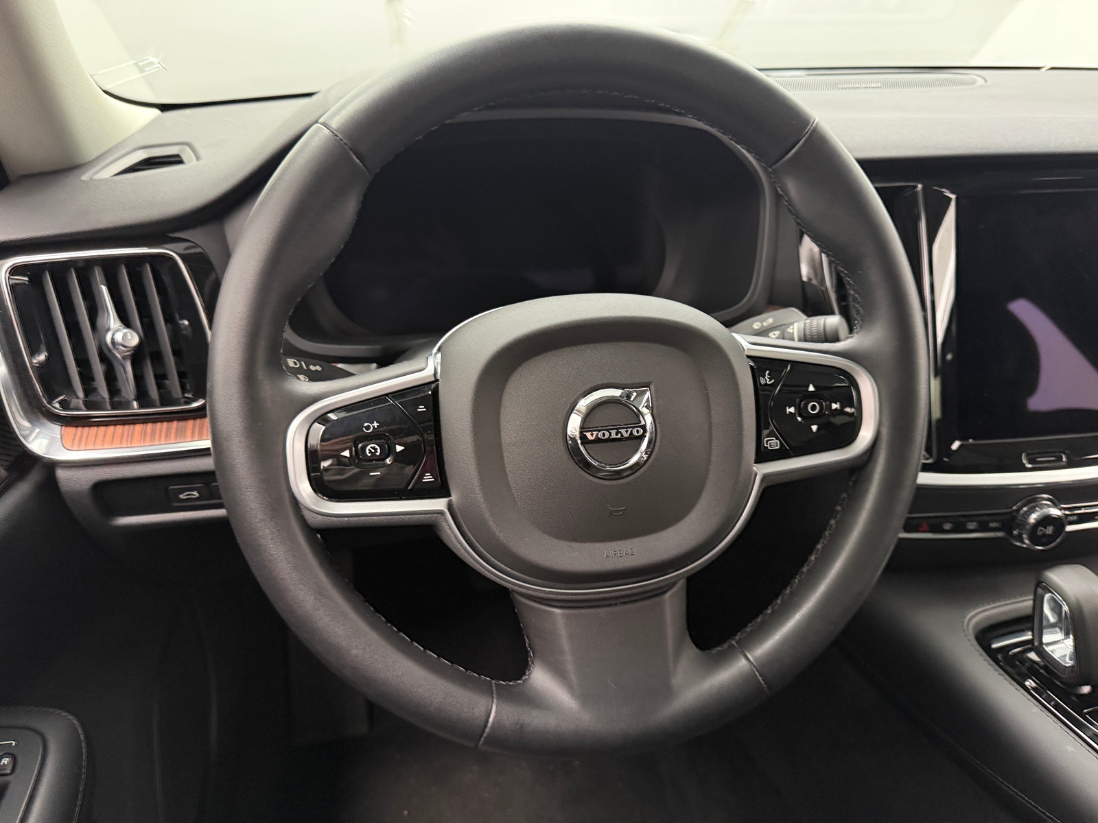 Thumbnail: 2023 Volvo S60 - 4