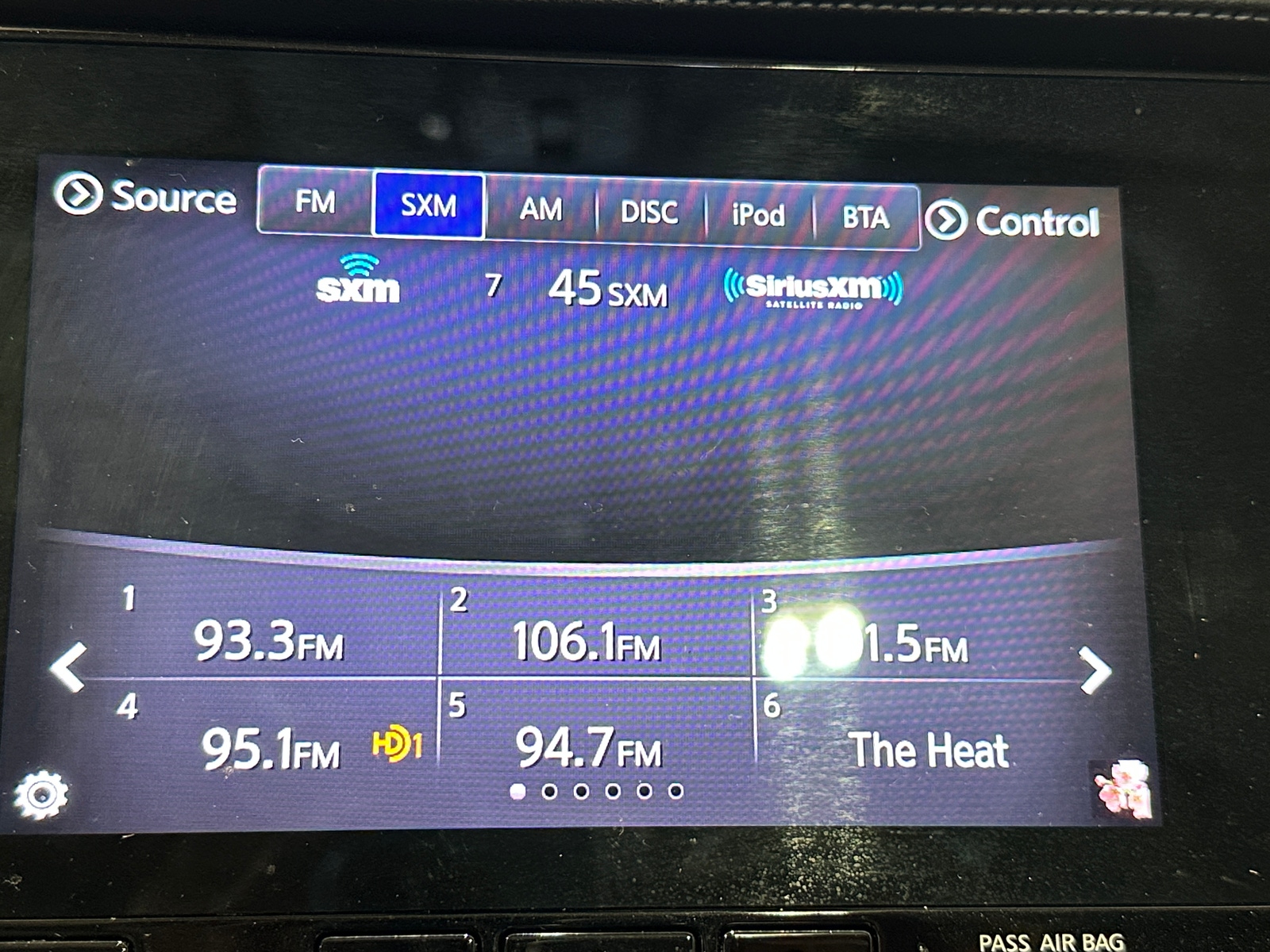 Thumbnail: 2019 INFINITI QX50 - 3