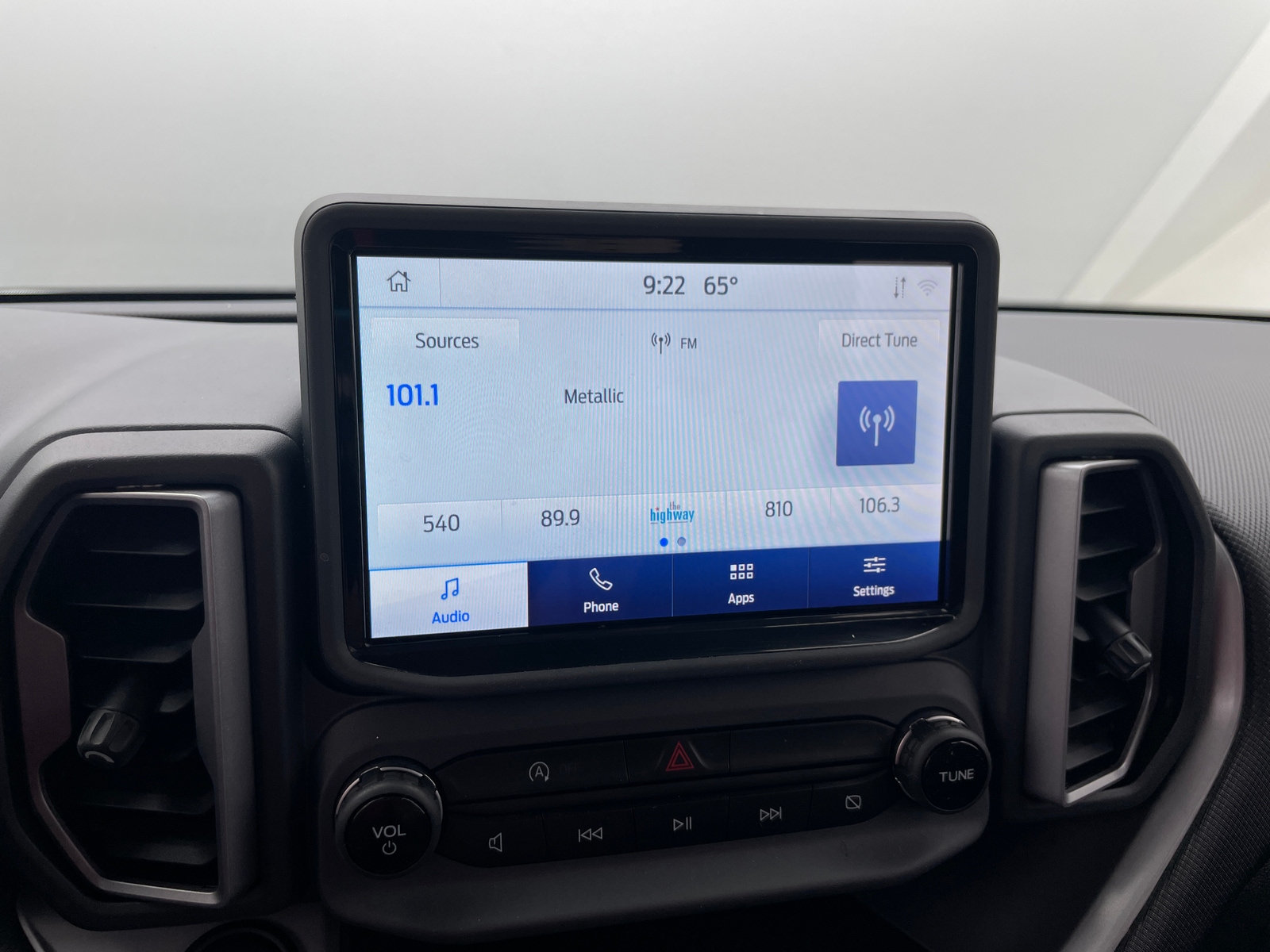 Thumbnail: 2021 Ford Bronco Sport - 4